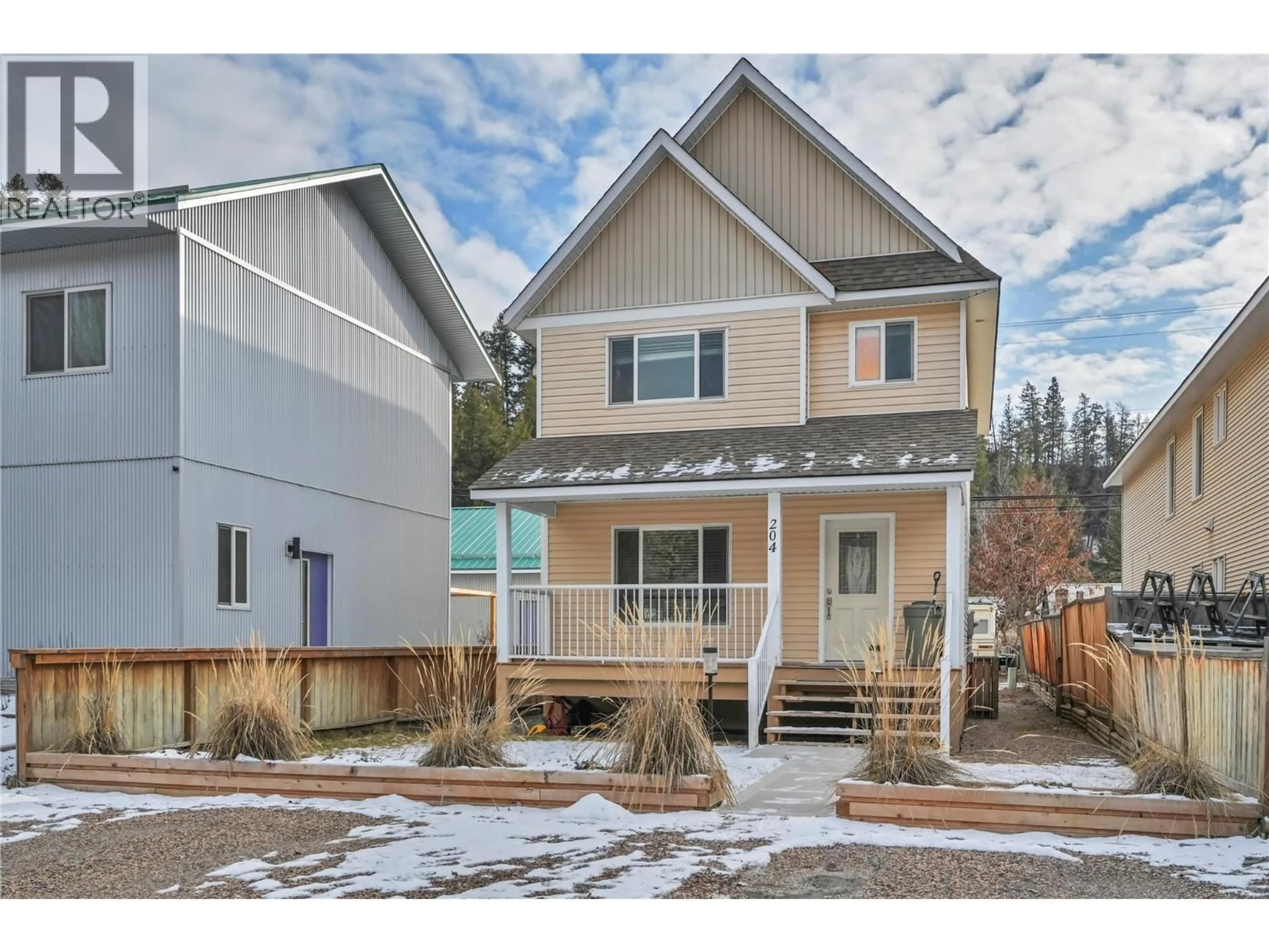 Home with vinyl exterior material, street for 204 ANGELA AVENUE, Princeton British Columbia V0X1W0