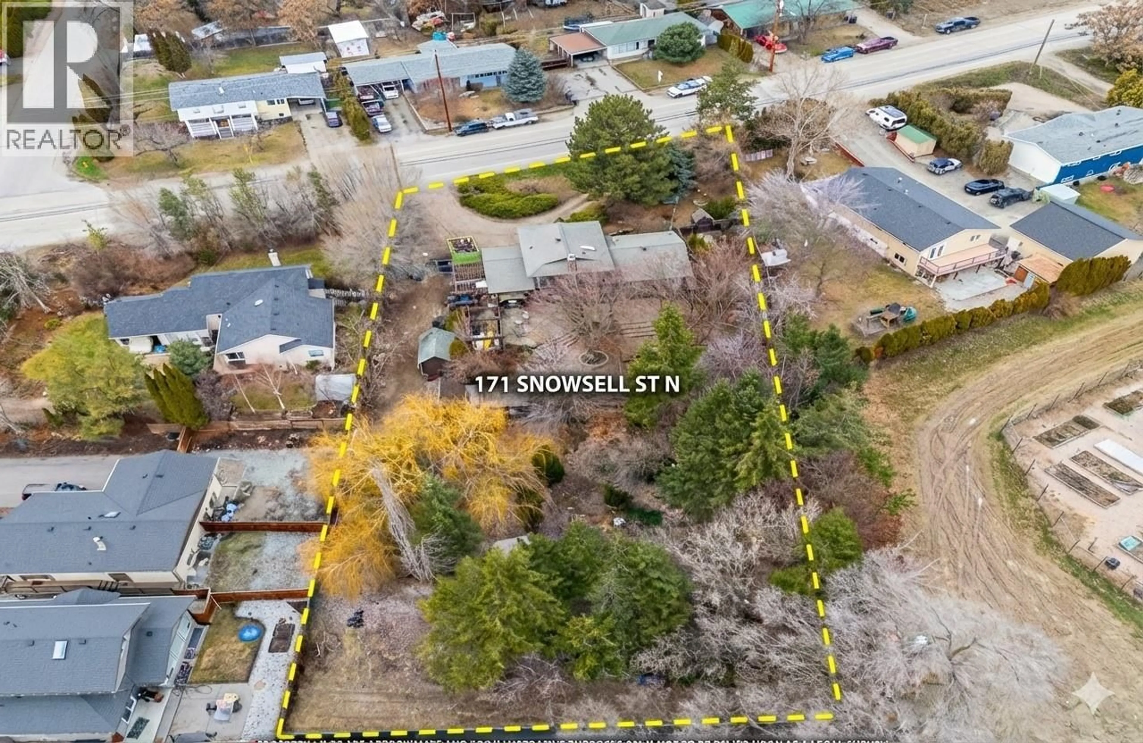 A pic from outside/outdoor area/front of a property/back of a property/a pic from drone, street for 171 SNOWSELL NORTH STREET, Kelowna British Columbia V1V2E3
