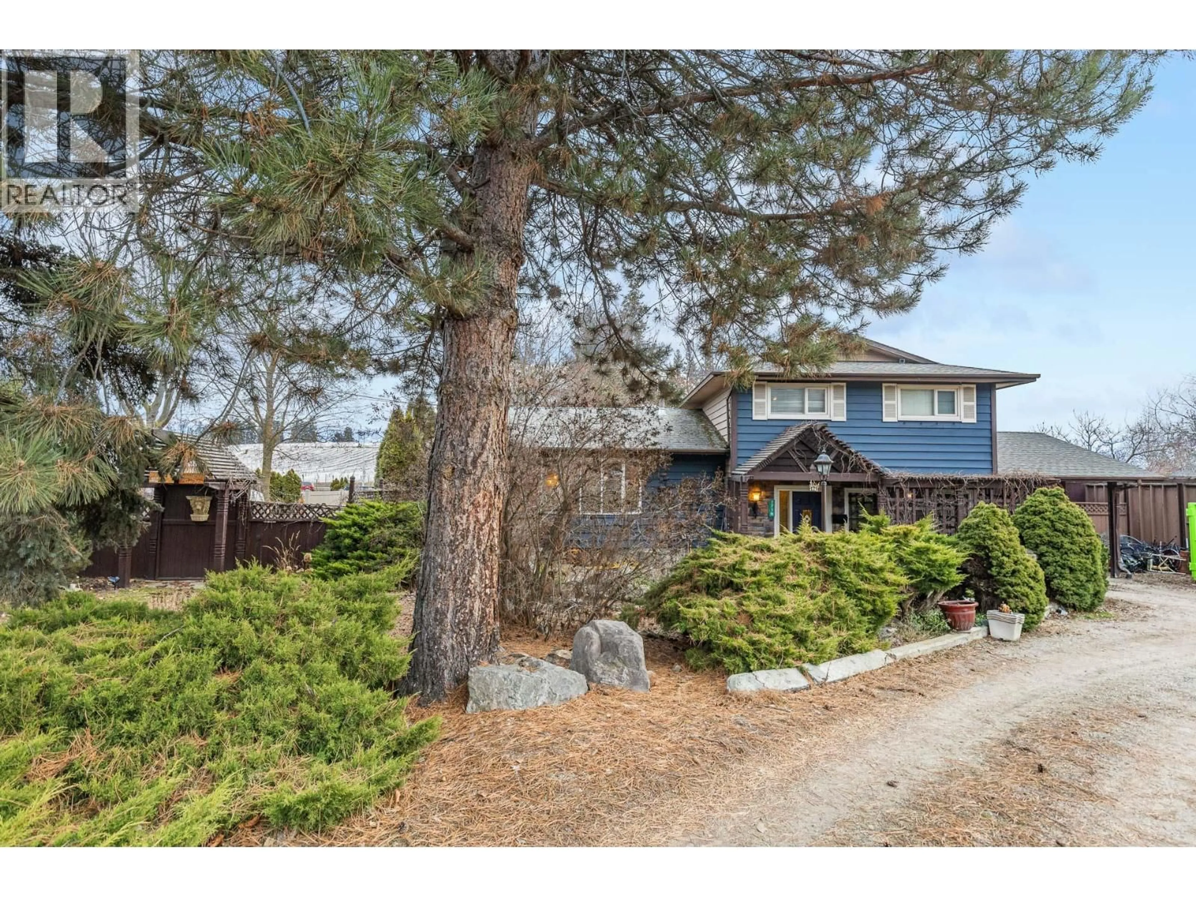 A pic from outside/outdoor area/front of a property/back of a property/a pic from drone, street for 171 SNOWSELL NORTH STREET, Kelowna British Columbia V1V2E3