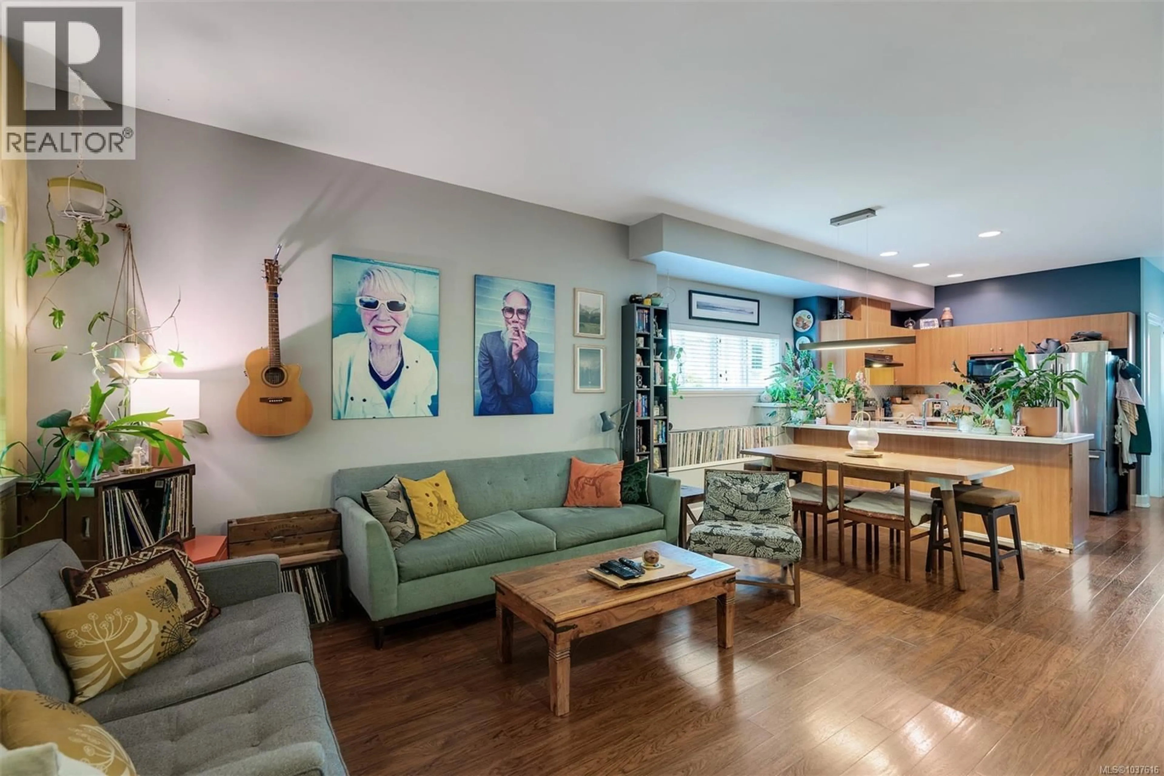 Living room with furniture, unknown for 1 - 860 PRINCESS AVENUE, Victoria British Columbia V8T1K8