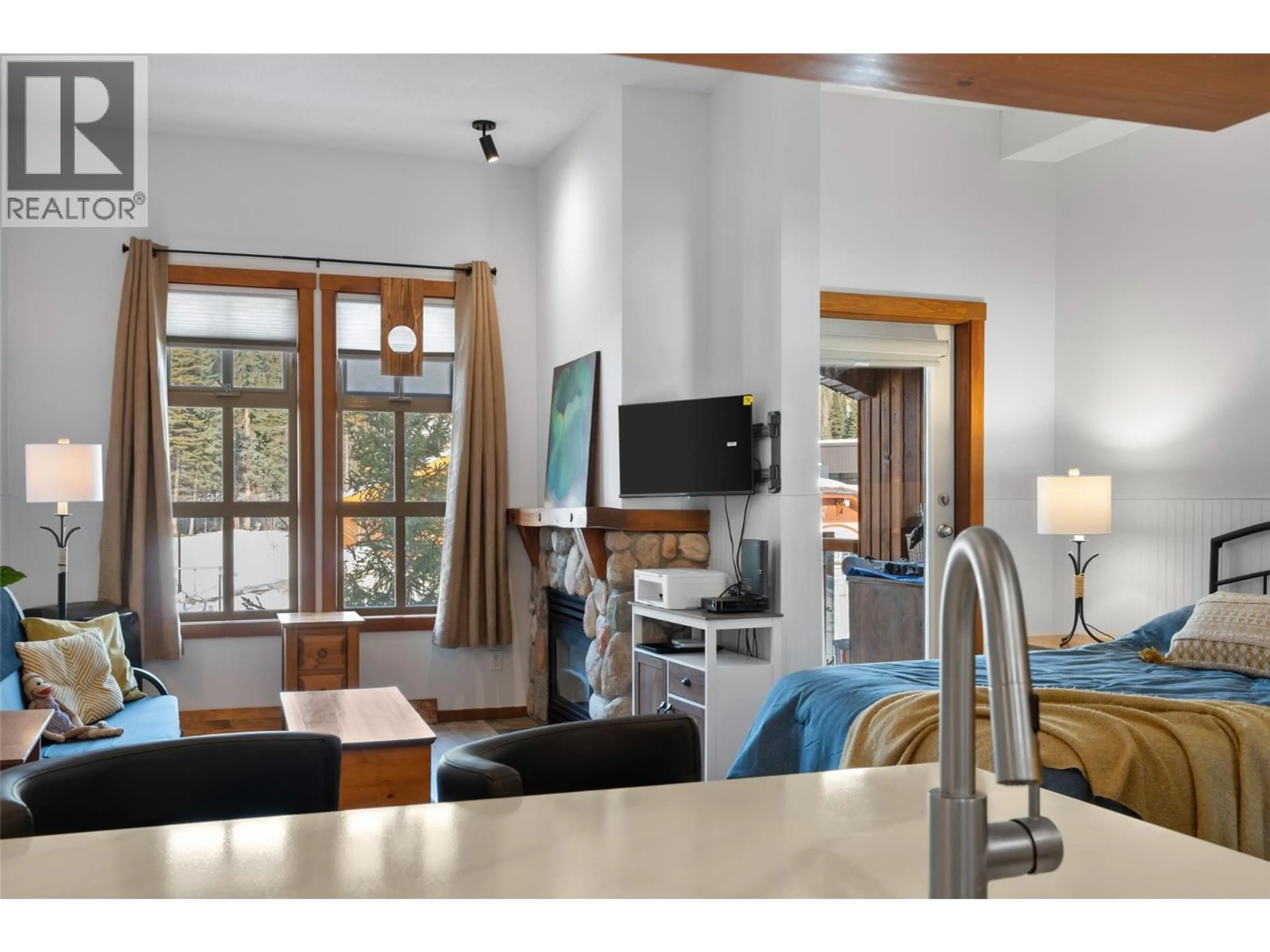 Open concept kitchen, unknown for 406 - 3190 CREEKSIDE WAY, Sun Peaks British Columbia V0E5N0