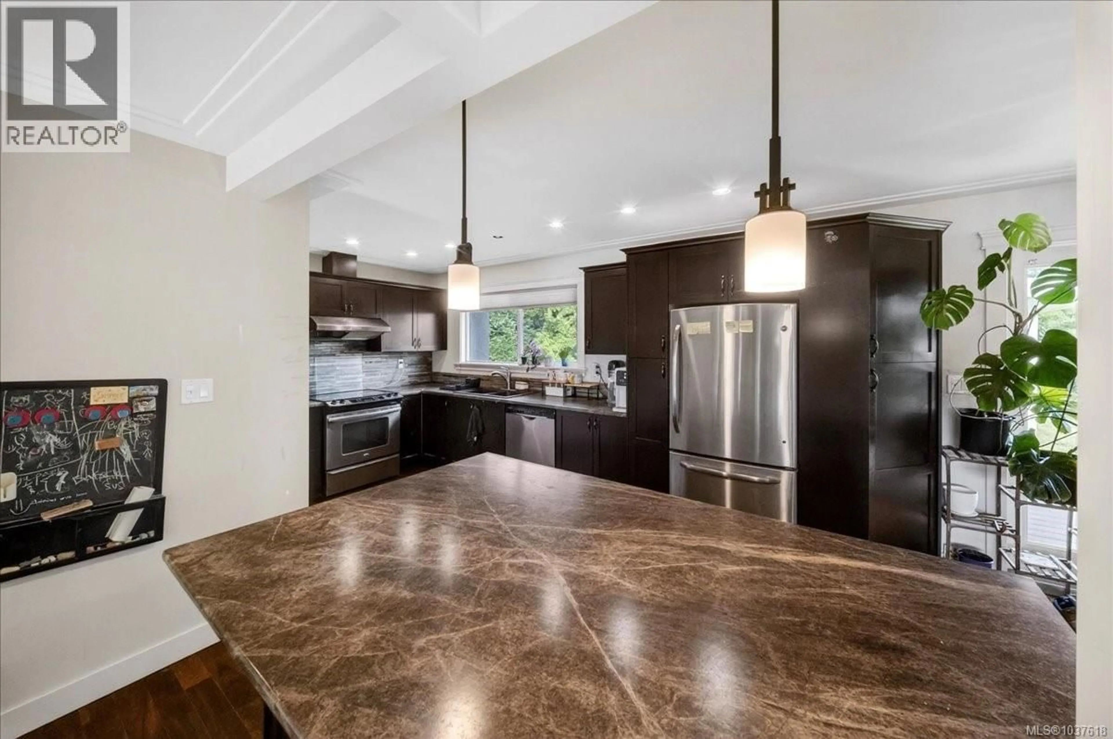 Contemporary kitchen, ceramic/tile floor for 4425 TORRINGTON ROAD, Saanich British Columbia V8N4N8