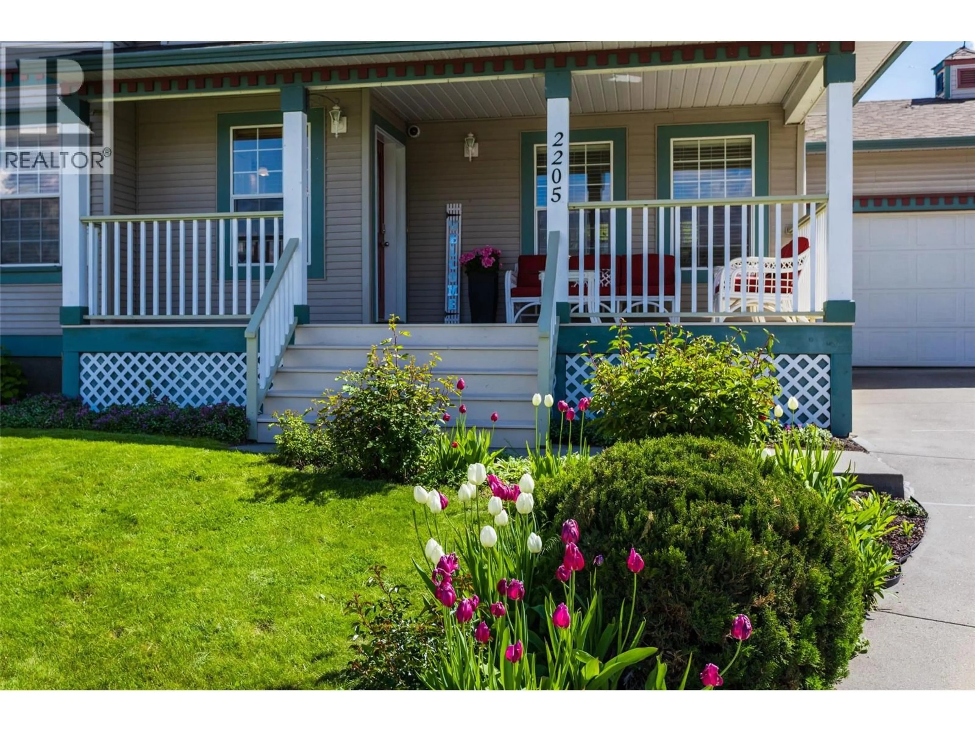 Home with vinyl exterior material, street for 2205 CANARY PLACE, Vernon British Columbia V1H1R3