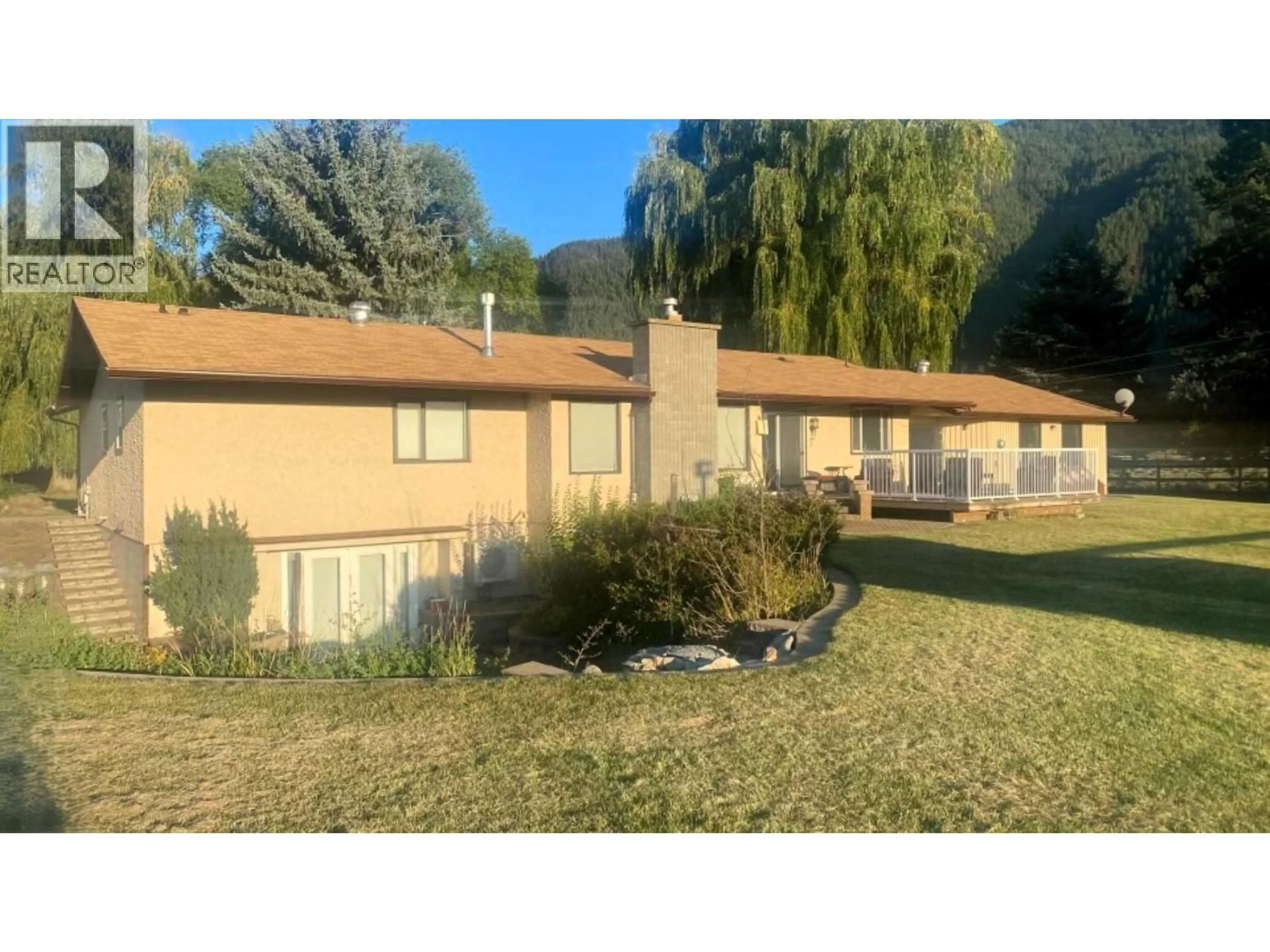 A pic from outside/outdoor area/front of a property/back of a property/a pic from drone, unknown for 5175 SIMINOFF ROAD, Grand Forks British Columbia V0H1H4