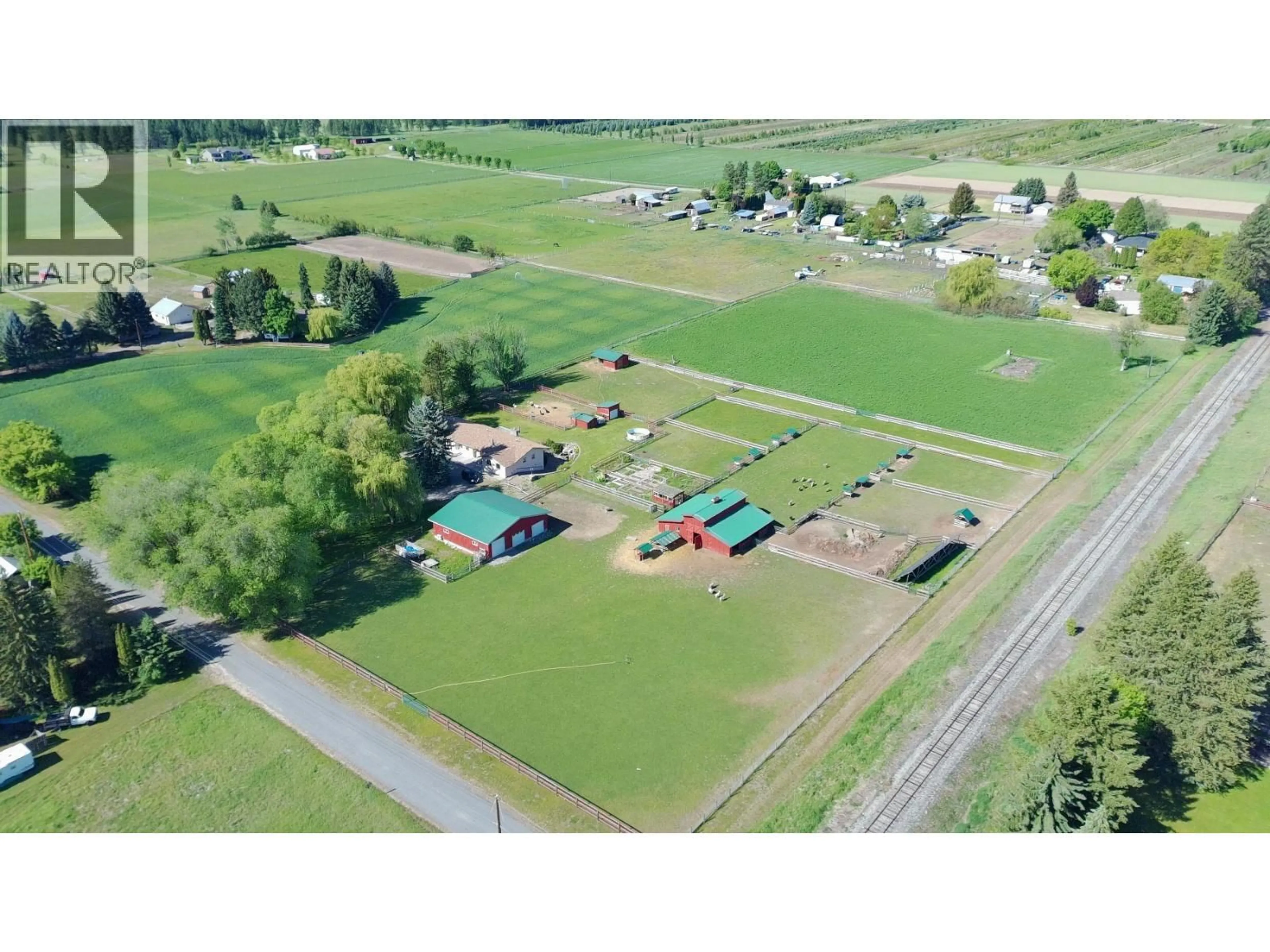 A pic from outside/outdoor area/front of a property/back of a property/a pic from drone, unknown for 5175 SIMINOFF ROAD, Grand Forks British Columbia V0H1H4