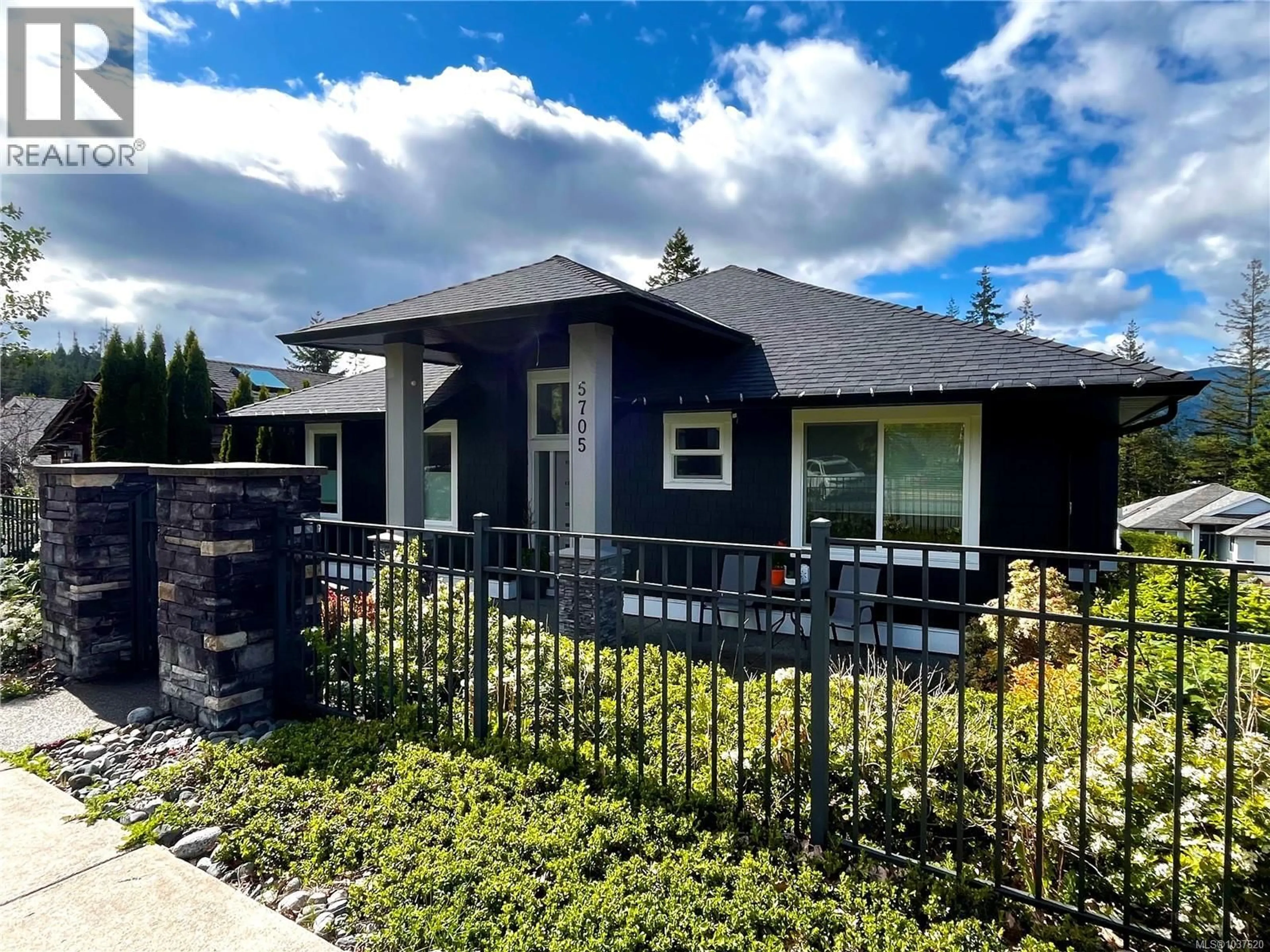 Home with vinyl exterior material, street for 5705 LINLEY VALLEY DRIVE, Nanaimo British Columbia V9T0G5