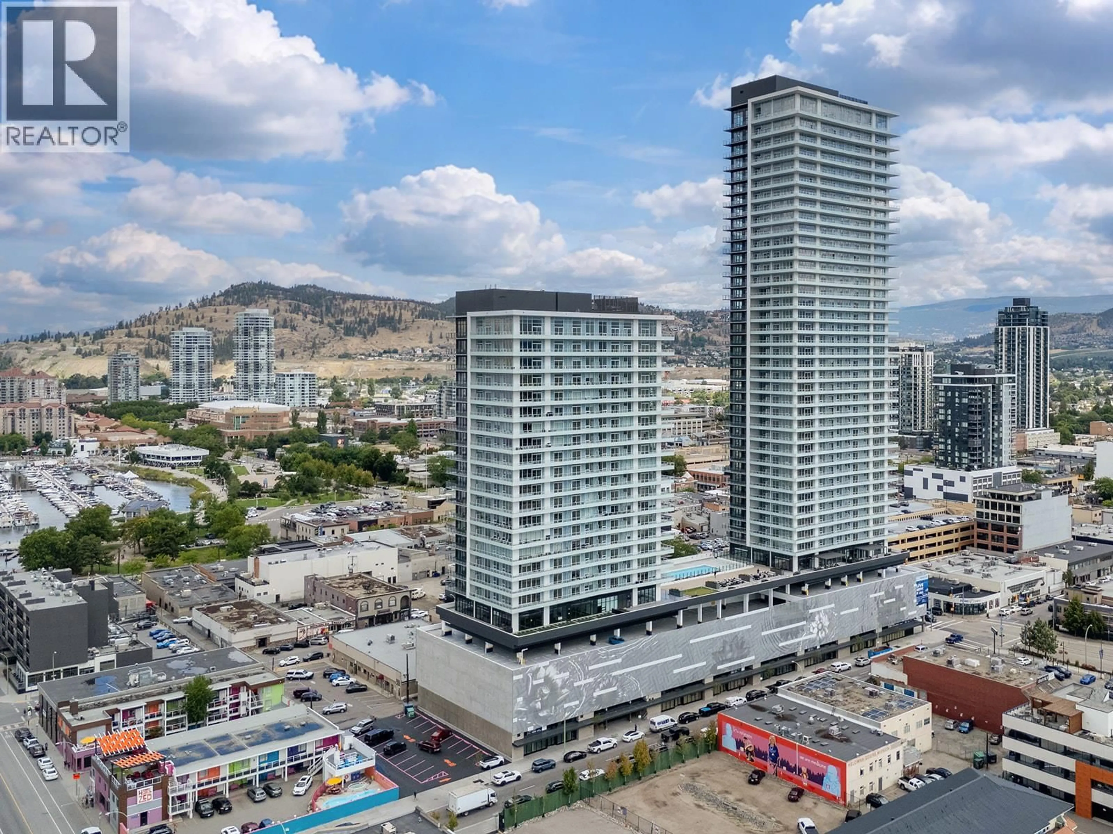 A pic from outside/outdoor area/front of a property/back of a property/a pic from drone, city buildings view from balcony for 2007 - 238 LEON AVENUE, Kelowna British Columbia V1Y0N6