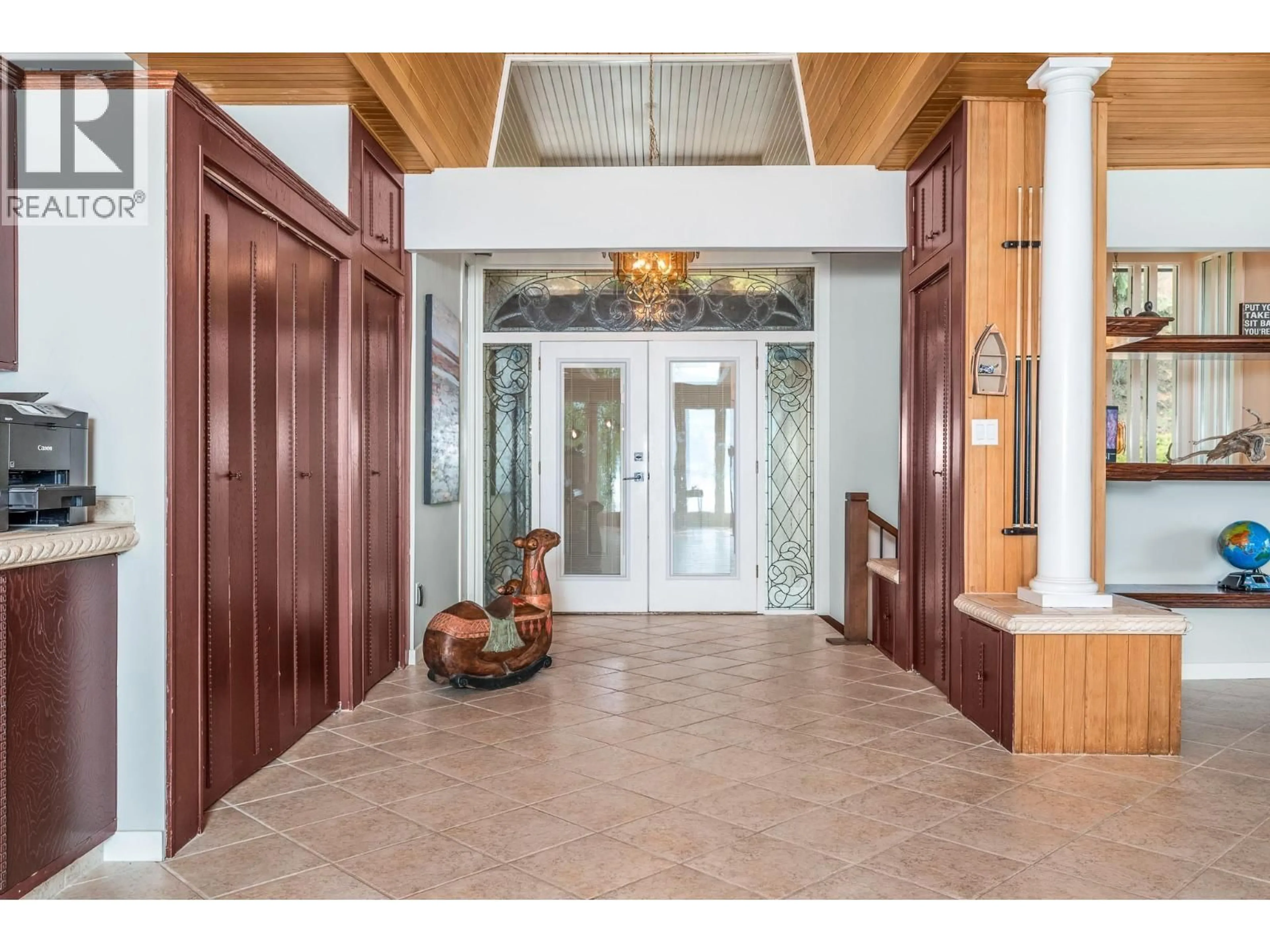 Indoor foyer for 8180 TRONSON ROAD, Vernon British Columbia V1H1C8