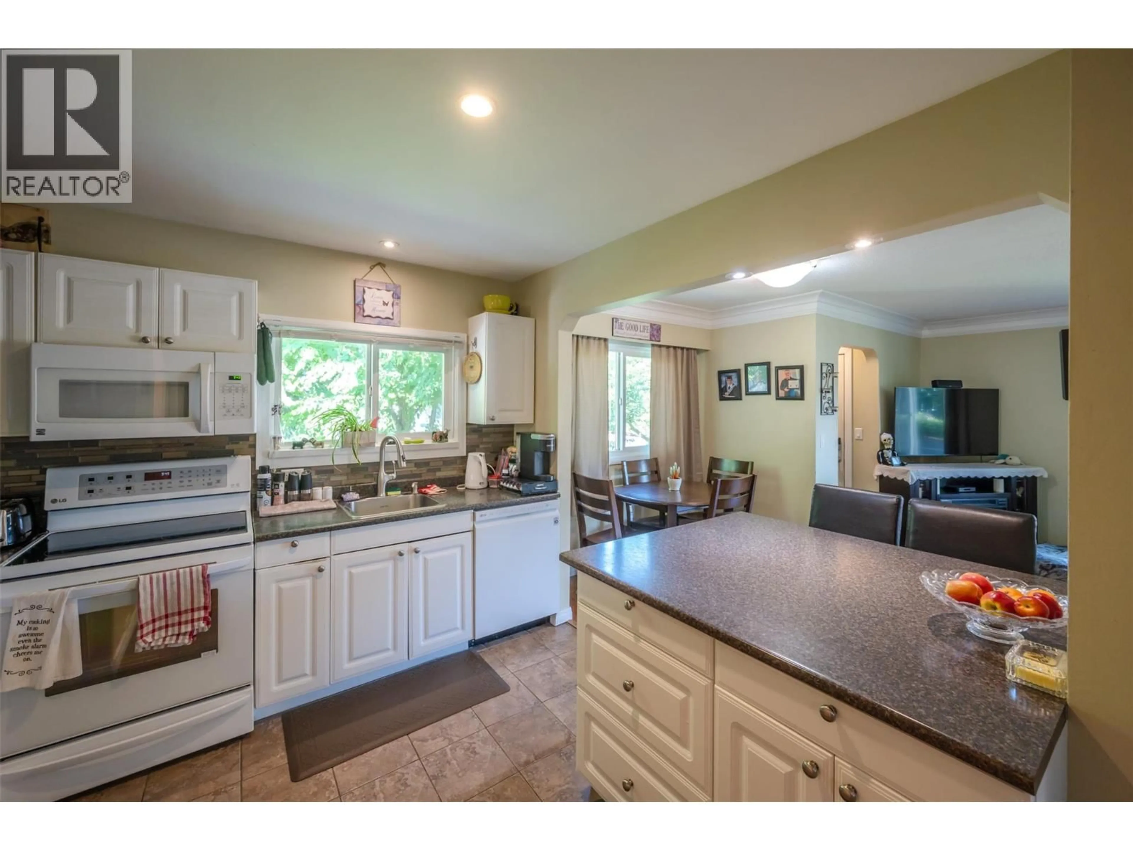 Open concept kitchen, unknown for 480 ORCHARD AVENUE, Penticton British Columbia V2A1Y2