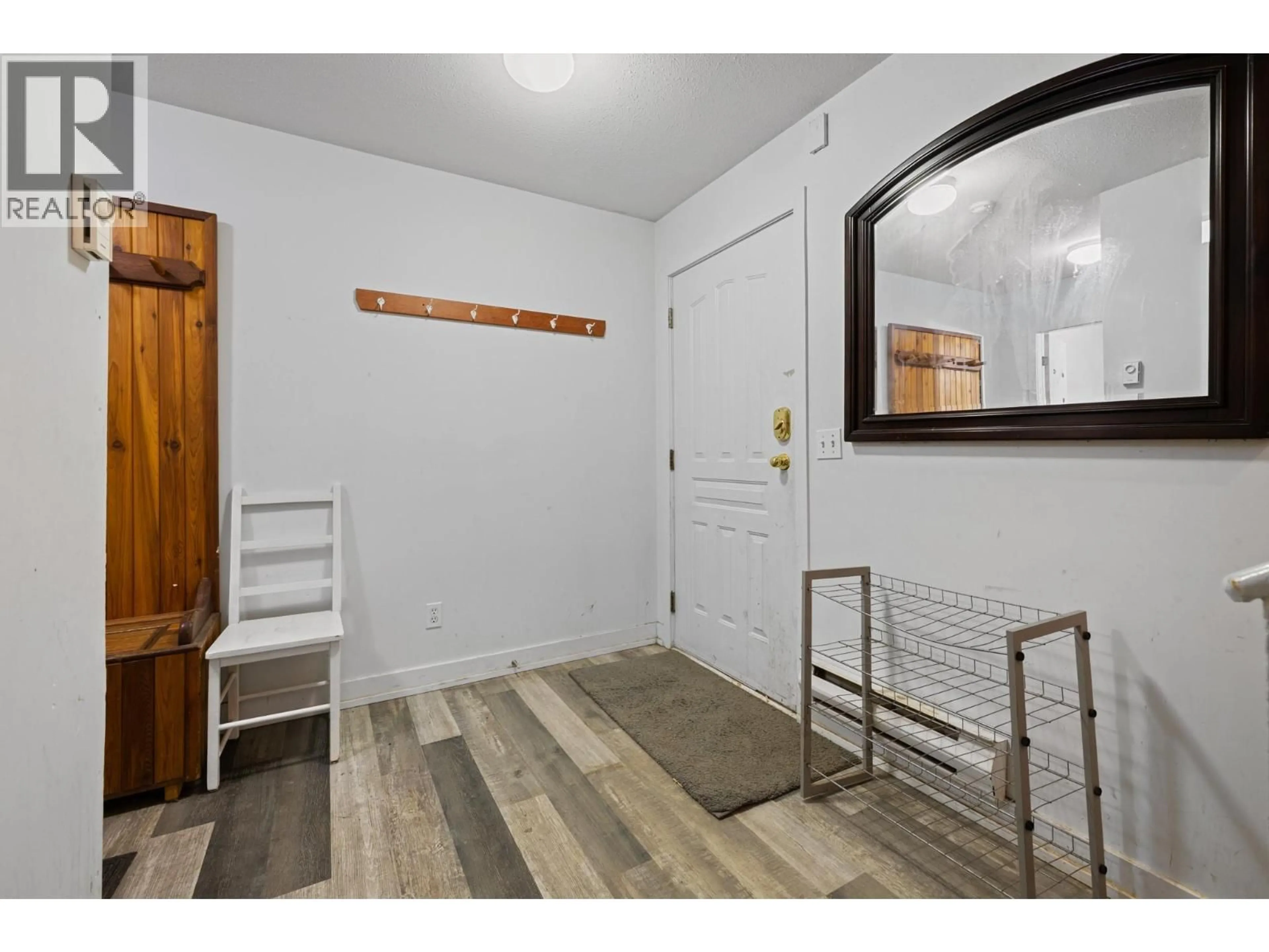 Indoor entryway for 3 - 7475 PORCUPINE ROAD, Big White British Columbia V1P1P3