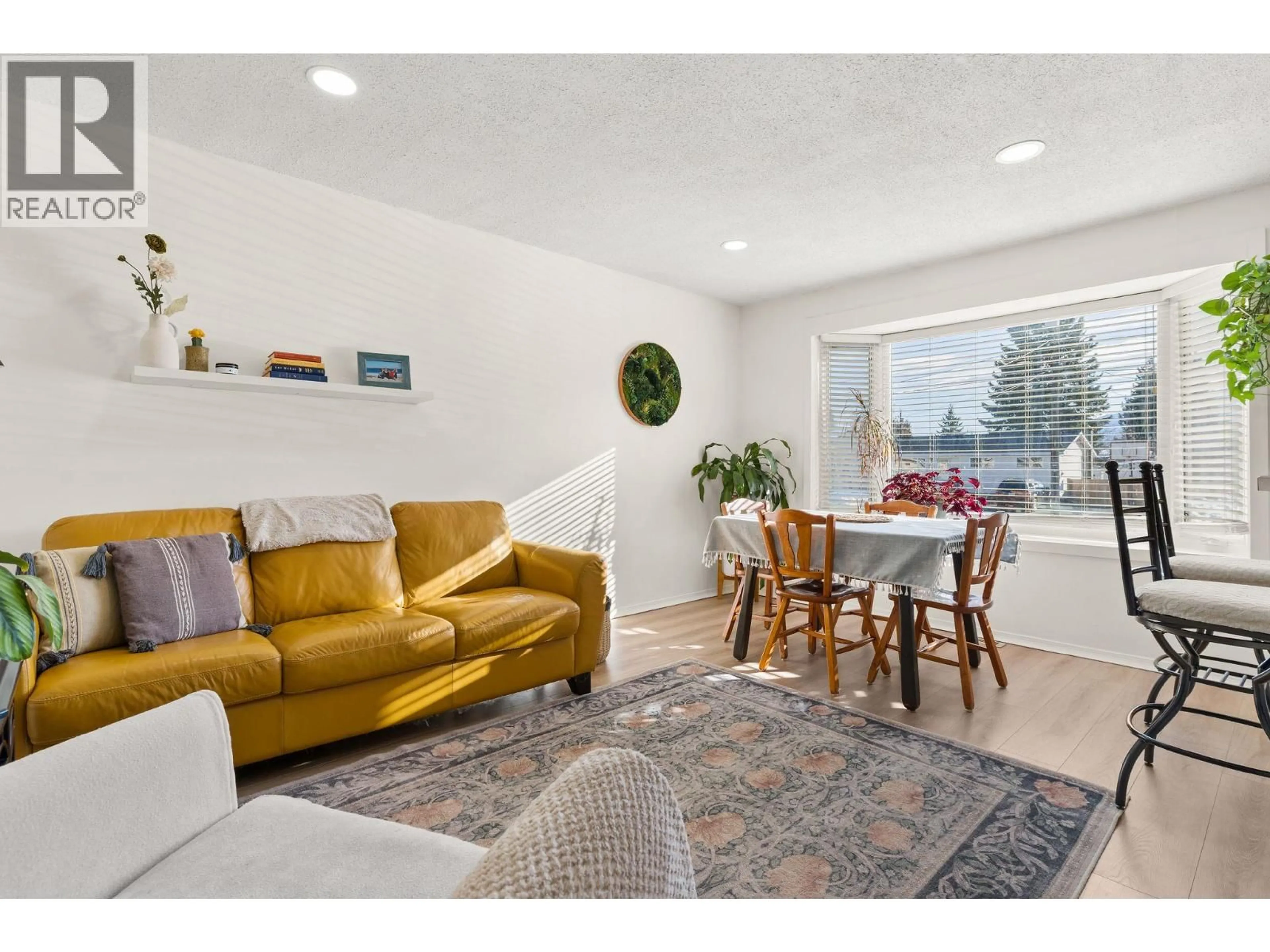 Living room with furniture, unknown for 257 VIERS CRESCENT, Revelstoke British Columbia V0E2S1