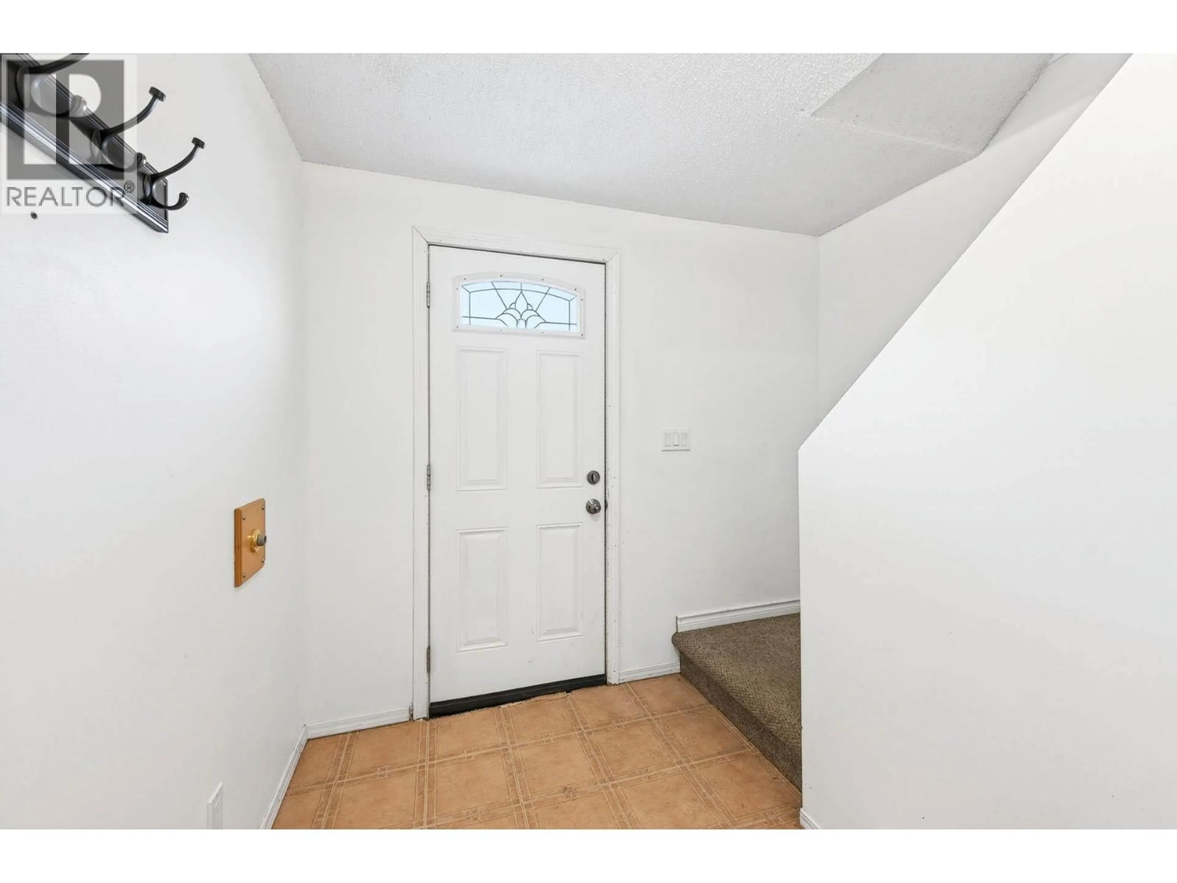 Indoor entryway for 50 - 1605 SUMMIT DRIVE, Kamloops British Columbia V2E2A5