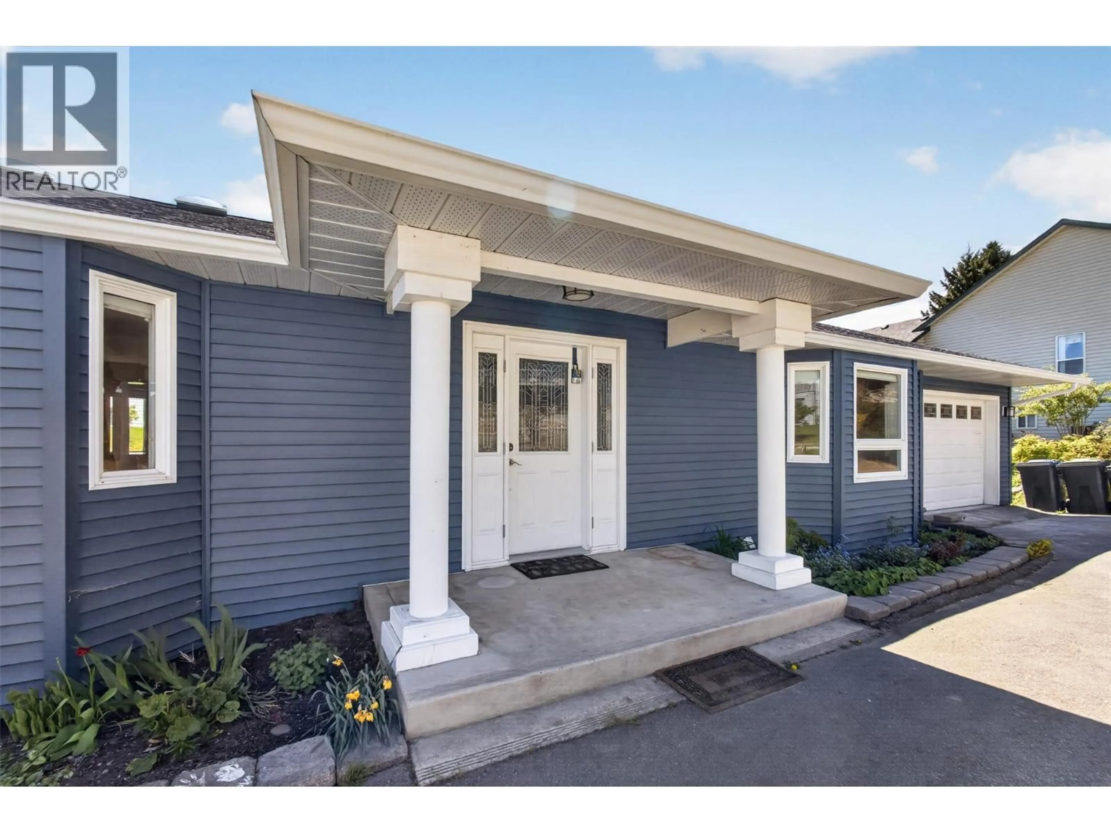 Home with vinyl exterior material, street for 4739 PEACHLAND PLACE, Peachland British Columbia V0H1X4
