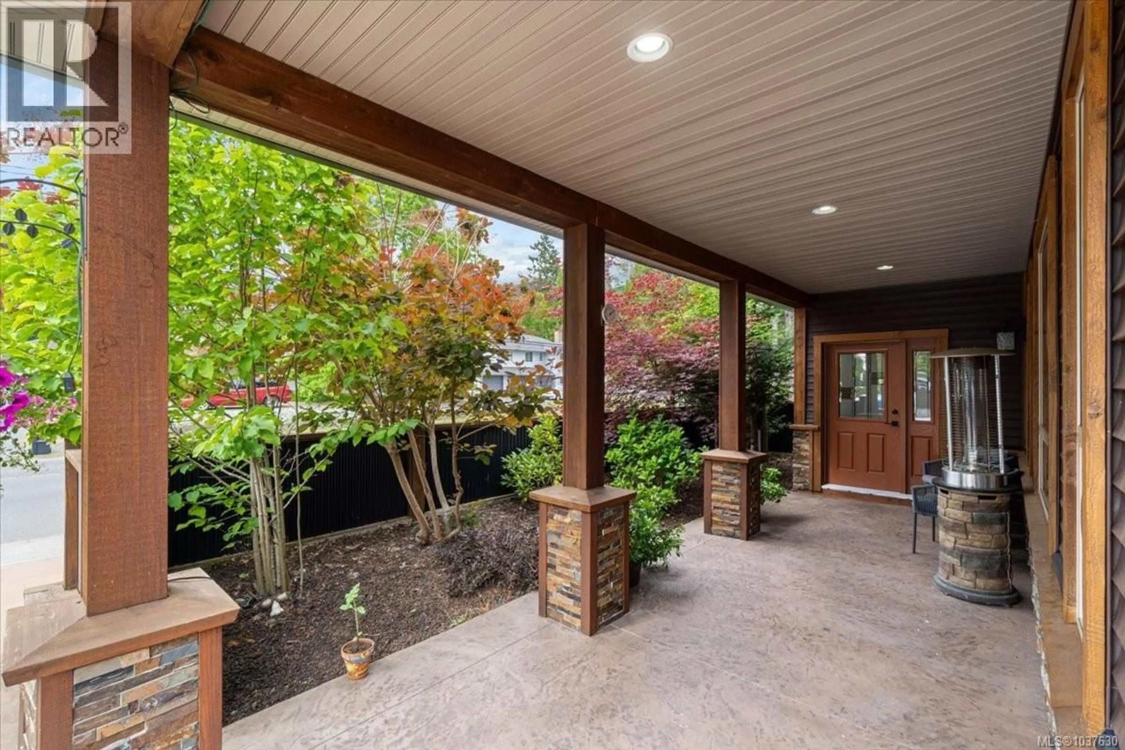 Patio, street for 2256 ASHLEE ROAD, Nanaimo British Columbia V9R6T5