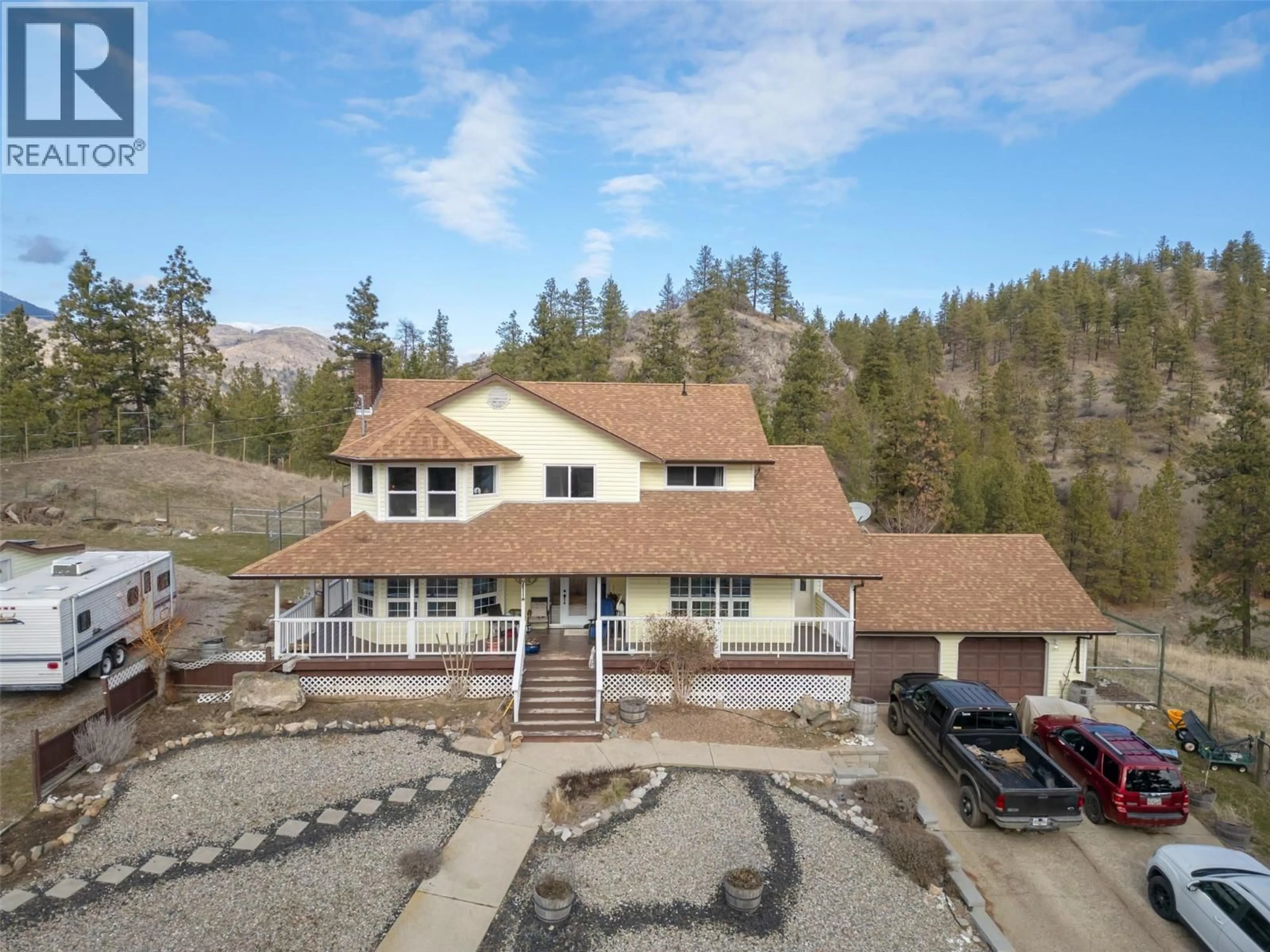 A pic from outside/outdoor area/front of a property/back of a property/a pic from drone, mountain view for 465 WILSON MOUNTAIN ROAD, Oliver British Columbia V0H1T5