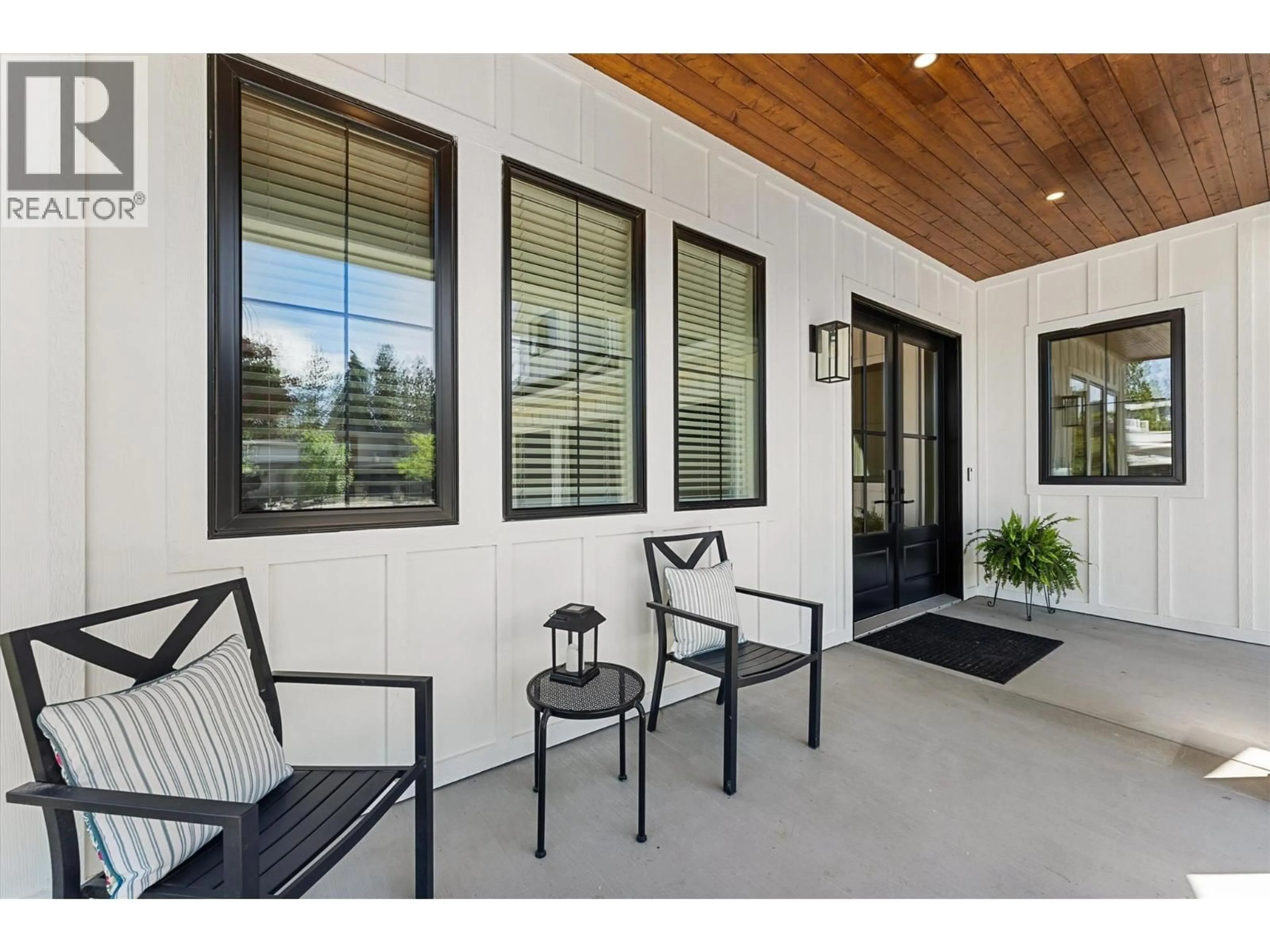 Indoor entryway for 1180 MISSION RIDGE ROAD, Kelowna British Columbia V1W3B2