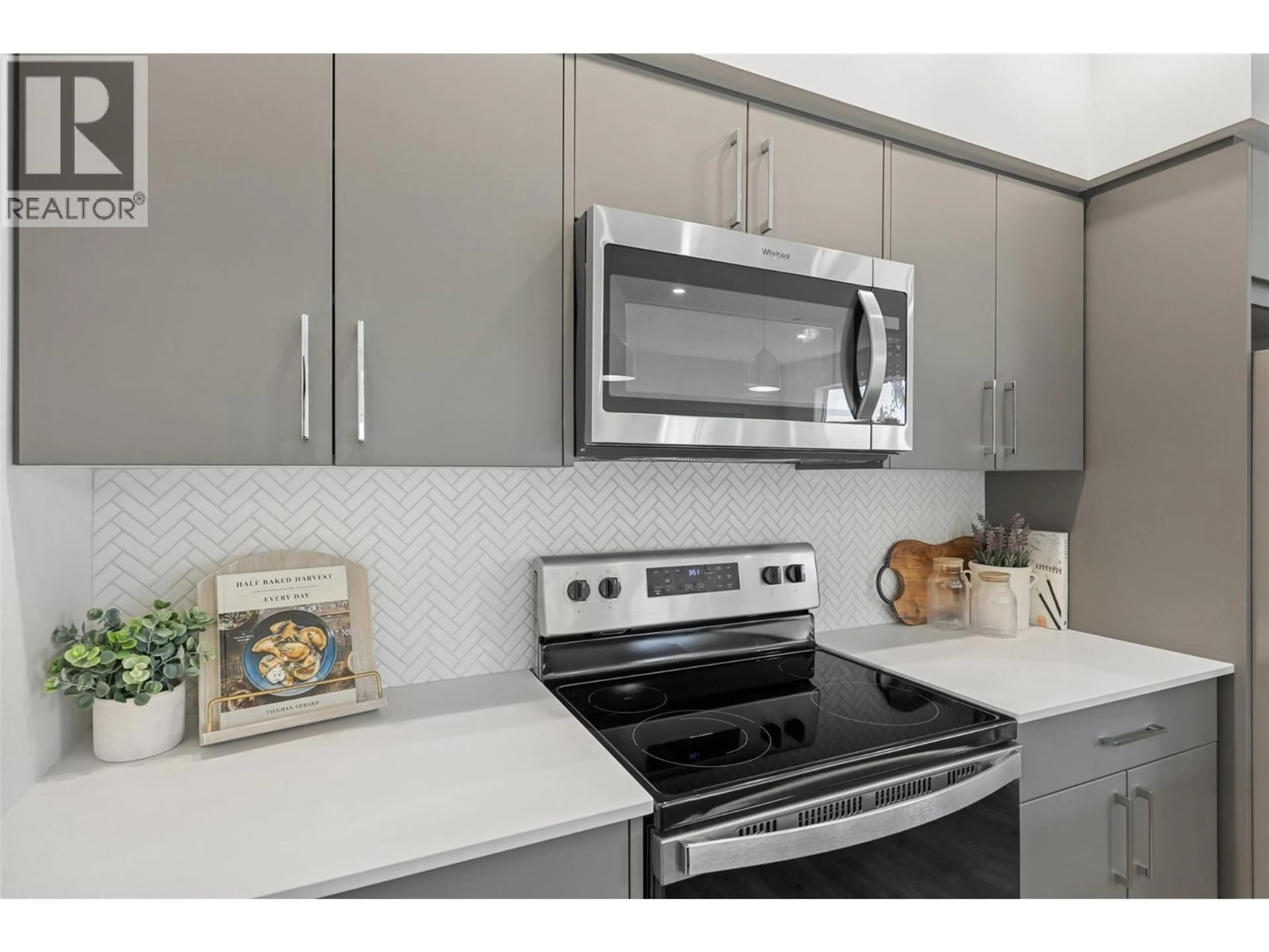 Standard kitchen, unknown for 118 - 8960 DALLAS DRIVE, Kamloops British Columbia V2C0K8