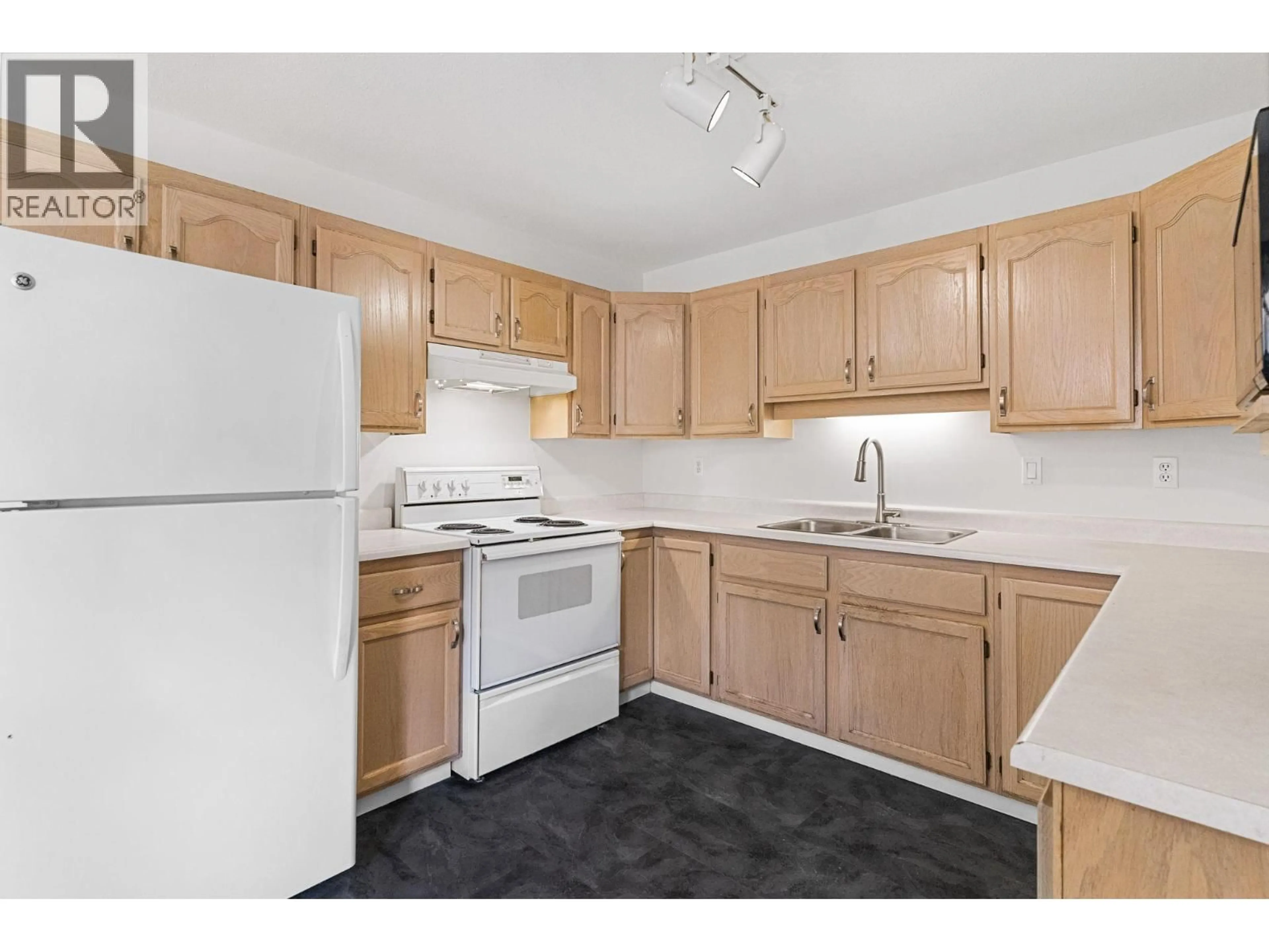 Standard kitchen, unknown for 4 - 7841 HIGHWAY 97 N HIGHWAY, Kelowna British Columbia V4V1E7