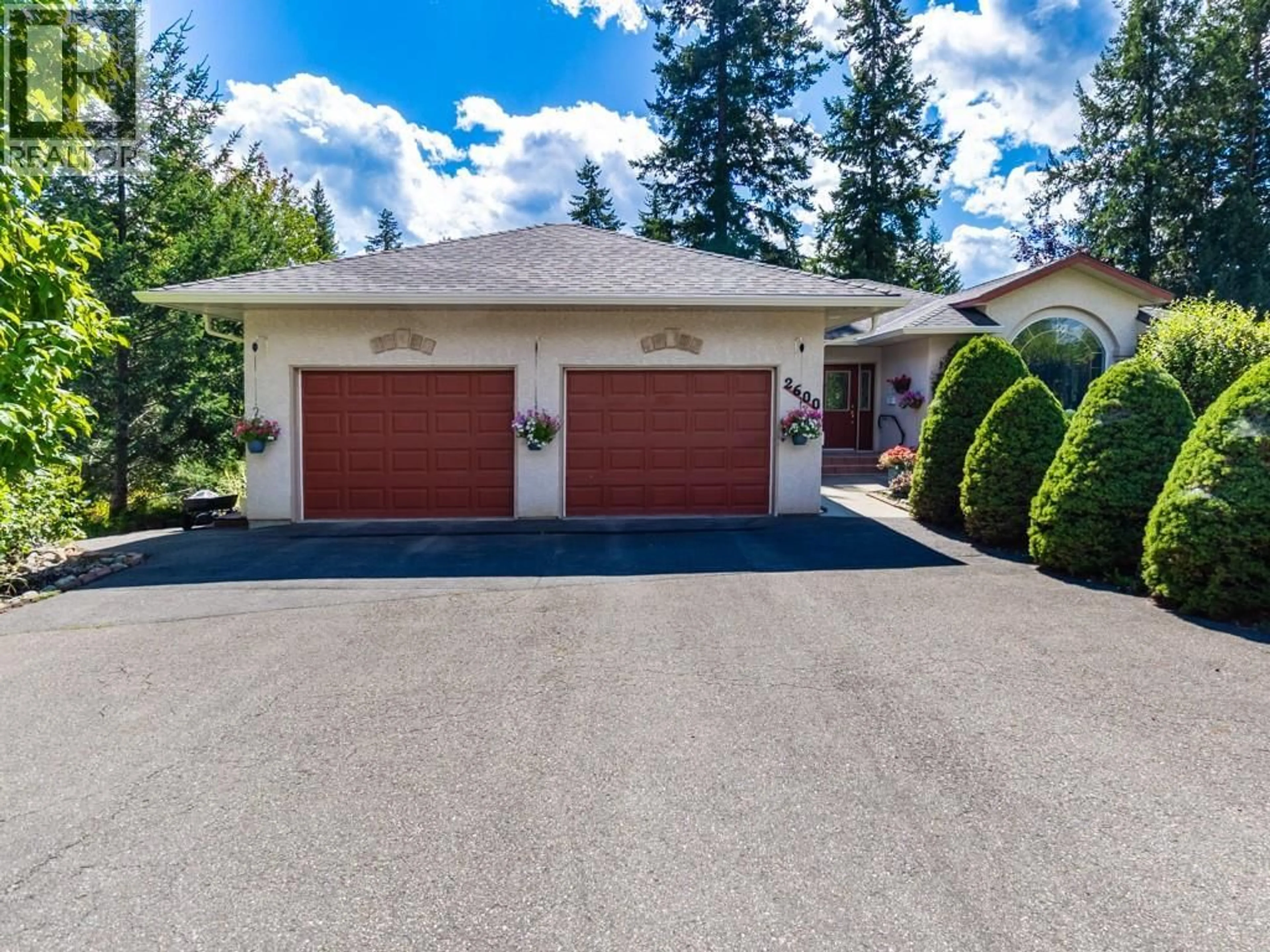 Indoor garage for 2600 FAIRWAY PLACE, Blind Bay British Columbia V0E1H2