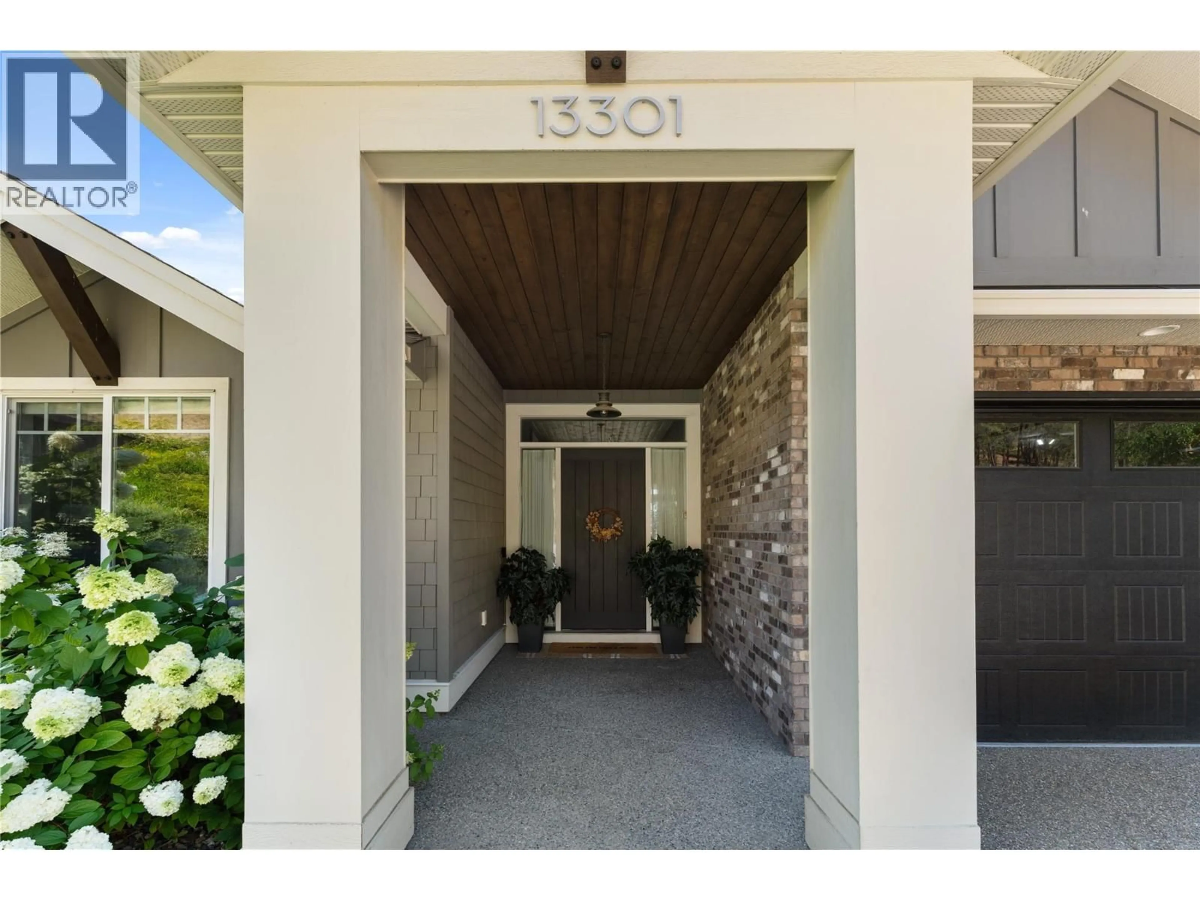 Indoor entryway for 13301 APEX LANE, Lake Country British Columbia V4V2W3