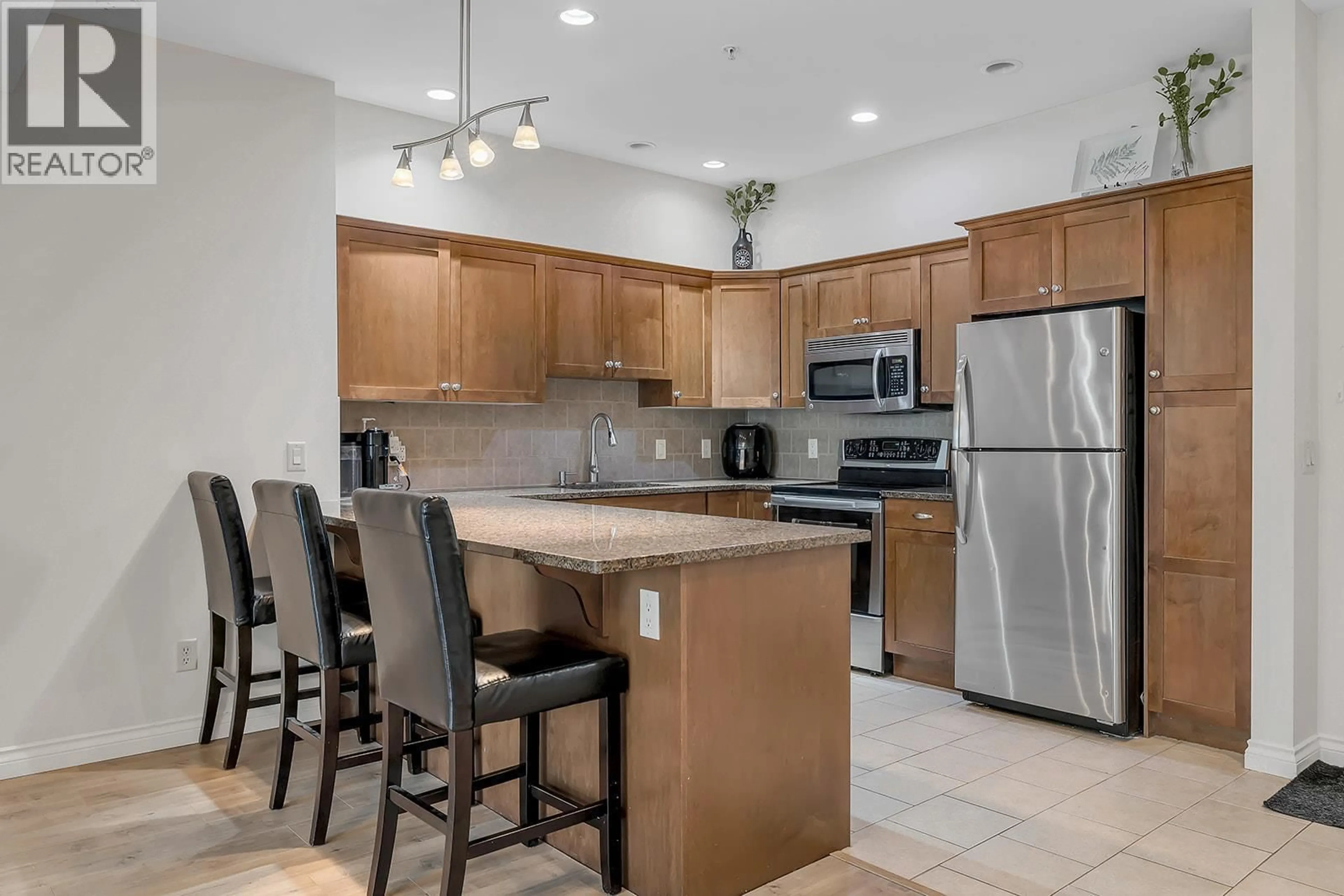 Open concept kitchen, ceramic/tile floor for 3305 - 3832 OLD OKANAGAN HIGHWAY, West Kelowna British Columbia V4T3G6