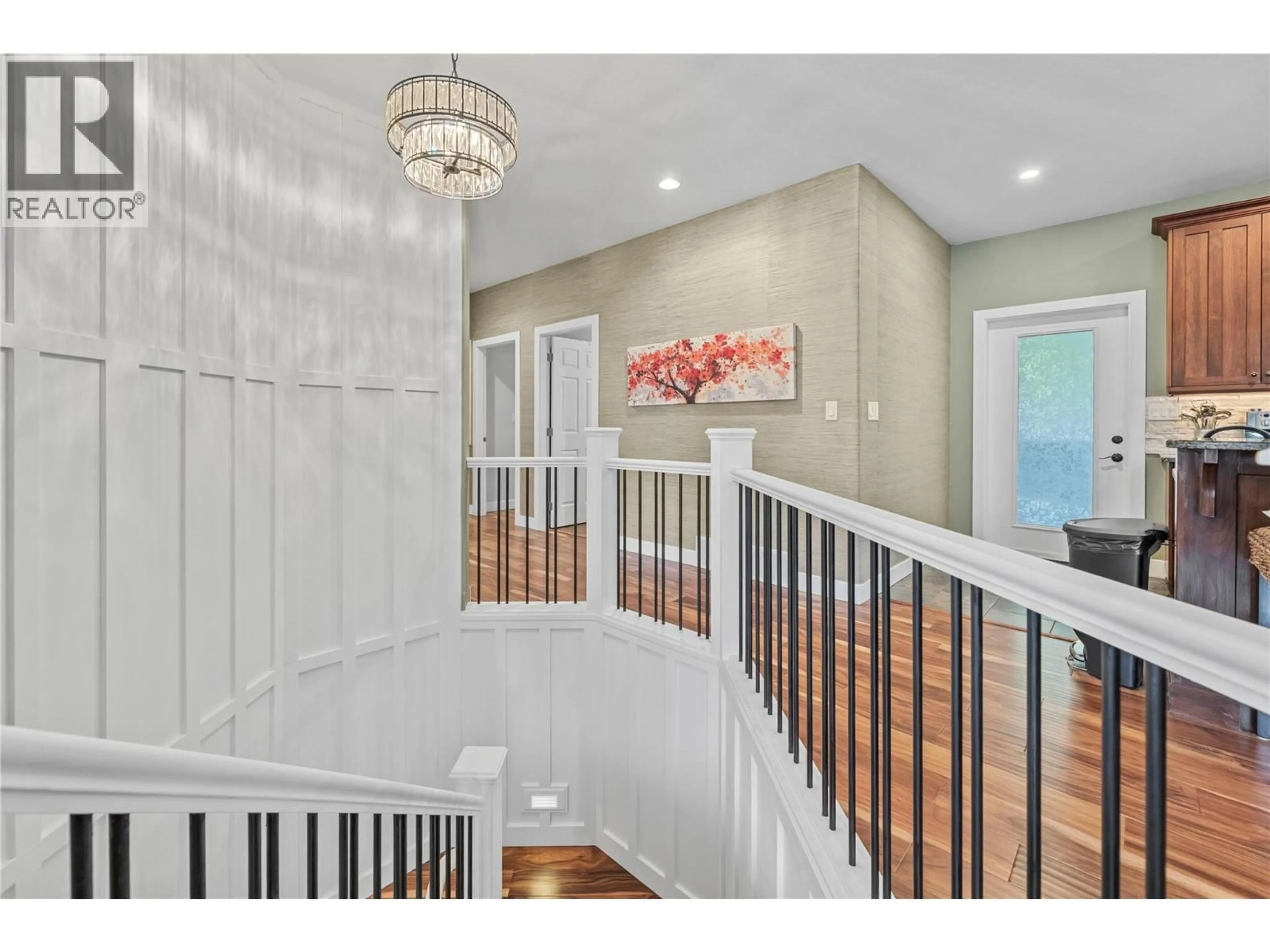 Indoor entryway for 14 - 1581 20 STREET NORTHEAST, Salmon Arm British Columbia V1E0A7