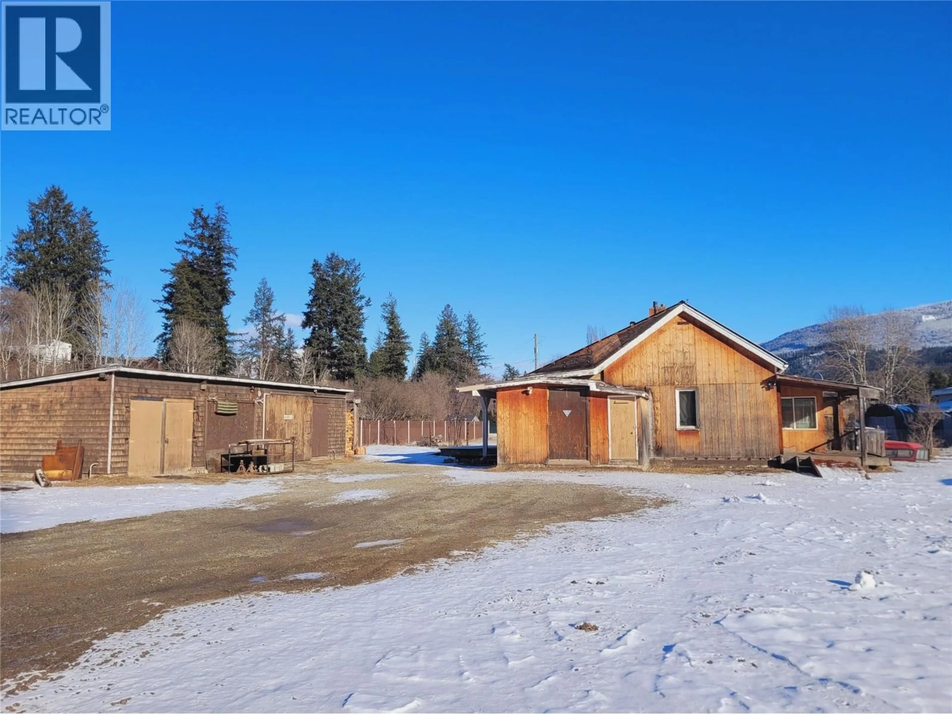 A pic from outside/outdoor area/front of a property/back of a property/a pic from drone, mountain view for 192 (3104) VAVENBY BRIDGE ROAD, Vavenby British Columbia V0E3A0