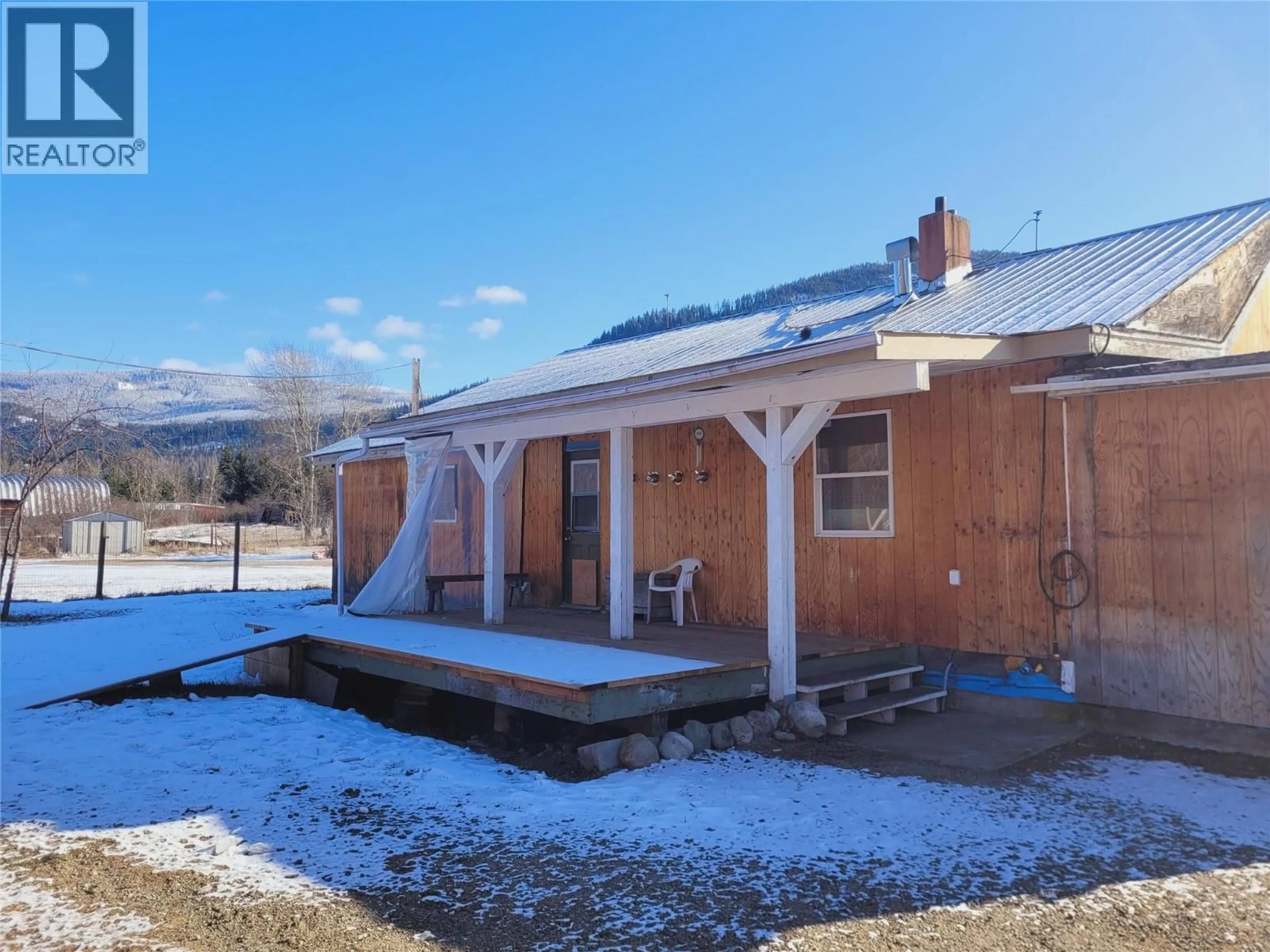 A pic from outside/outdoor area/front of a property/back of a property/a pic from drone, building for 192 (3104) VAVENBY BRIDGE ROAD, Vavenby British Columbia V0E3A0