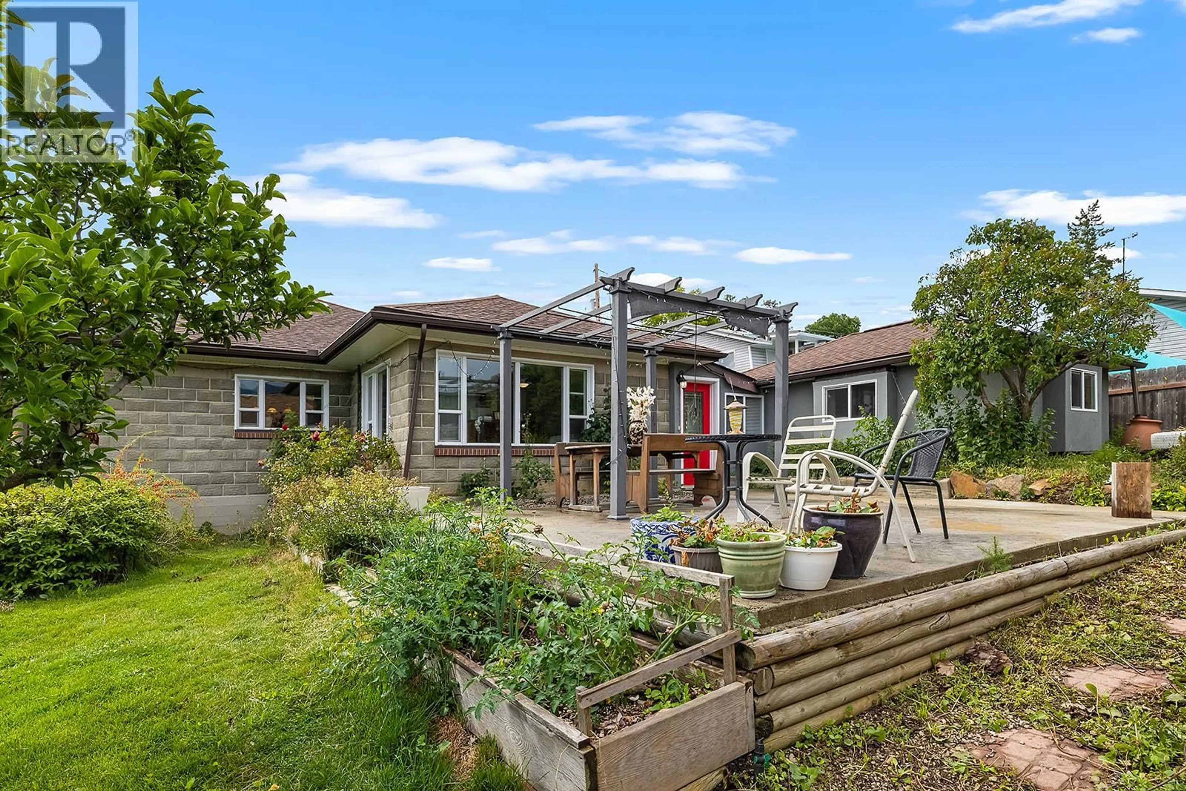 A pic from outside/outdoor area/front of a property/back of a property/a pic from drone, building for 1417B HILLSIDE STREET, Creston British Columbia V0B1G4