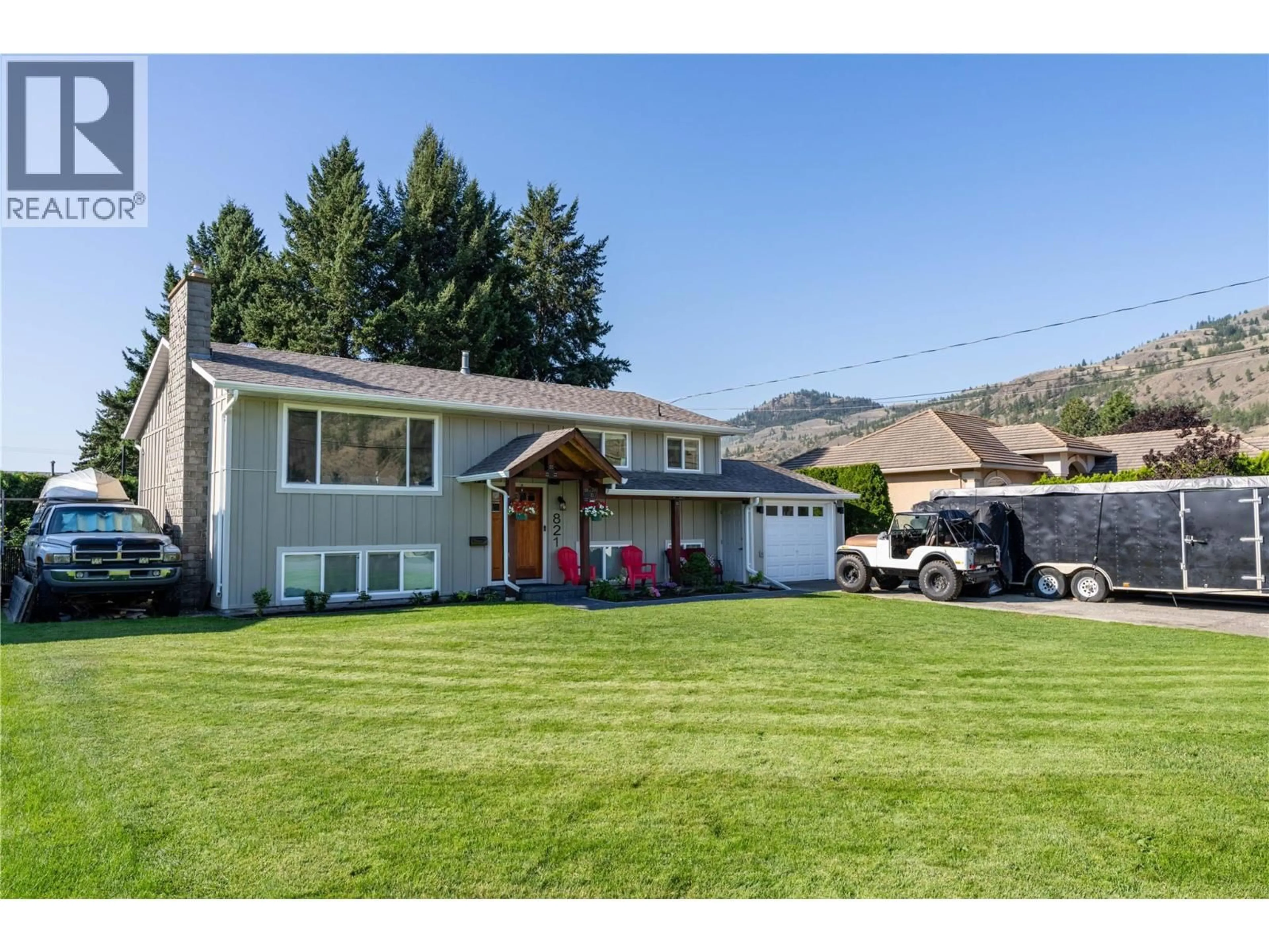 Home with vinyl exterior material, mountain view for 821 PUHALLO DRIVE, Kamloops British Columbia V2B6P8