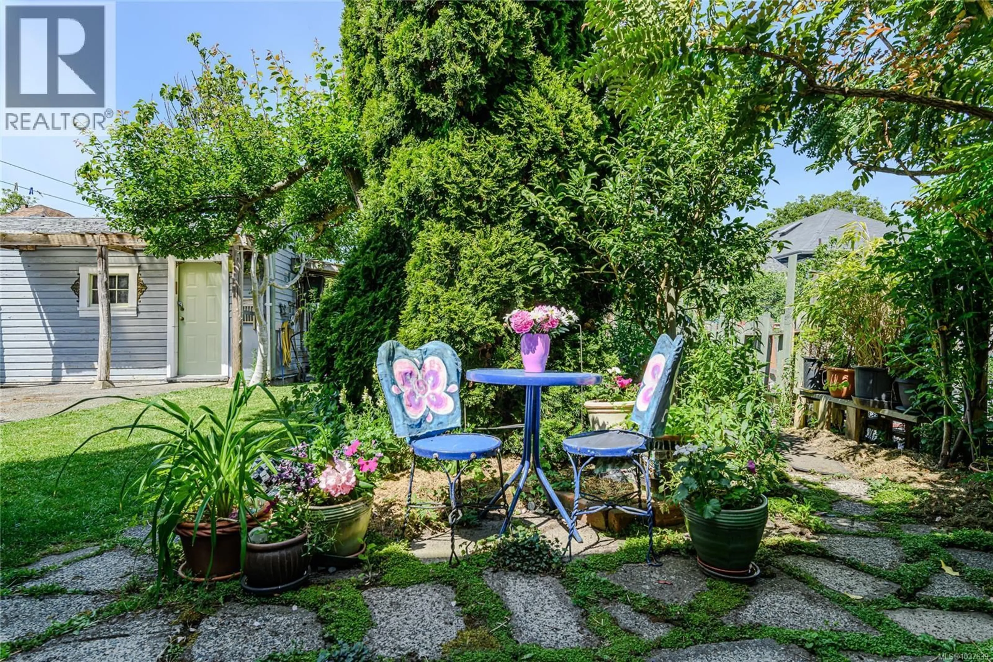 Patio, street for 842 PRINCESS AVENUE, Victoria British Columbia V8T1K7