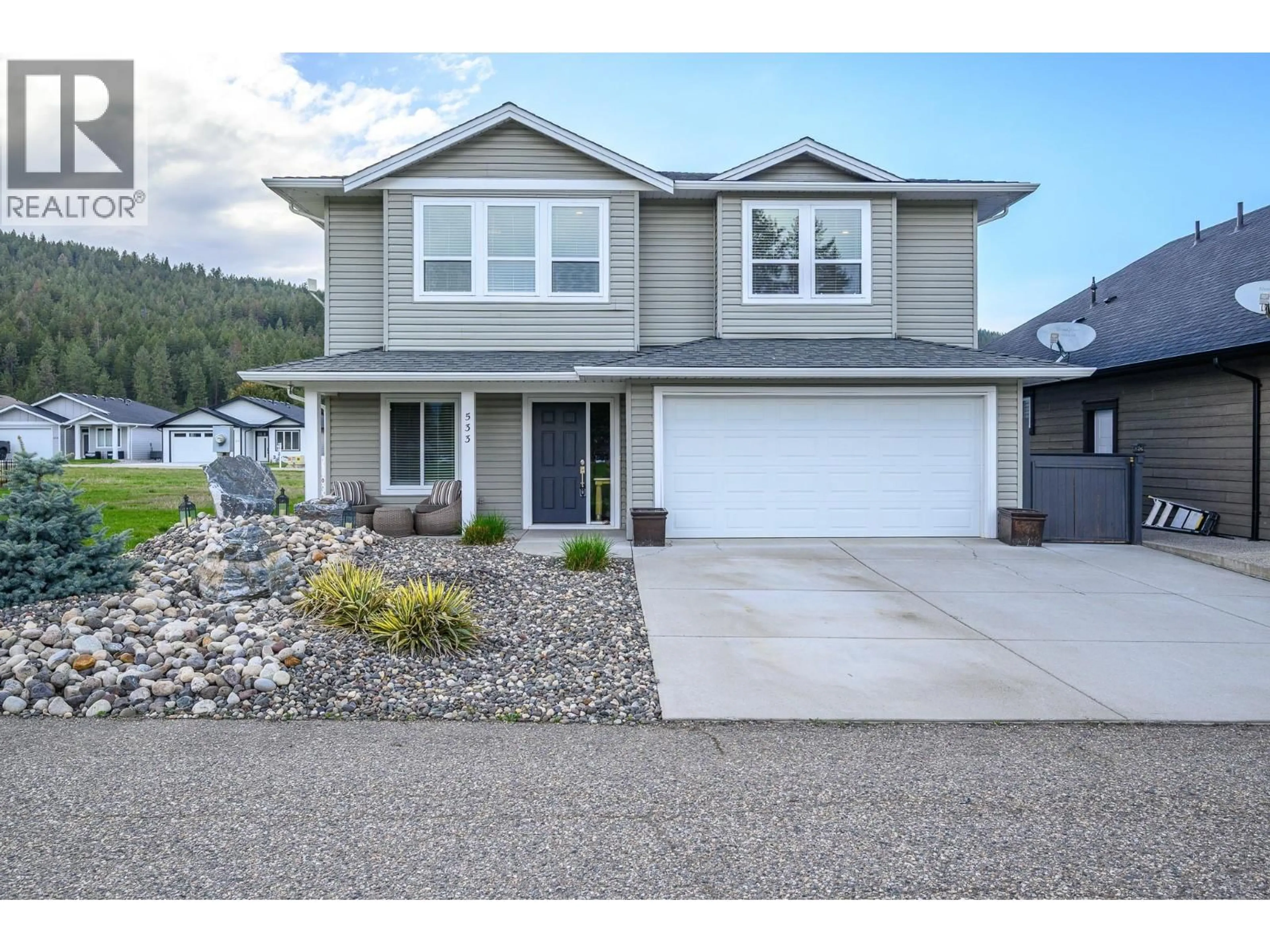 Home with vinyl exterior material, street for 533 LOON AVENUE, Vernon British Columbia V1H2A1