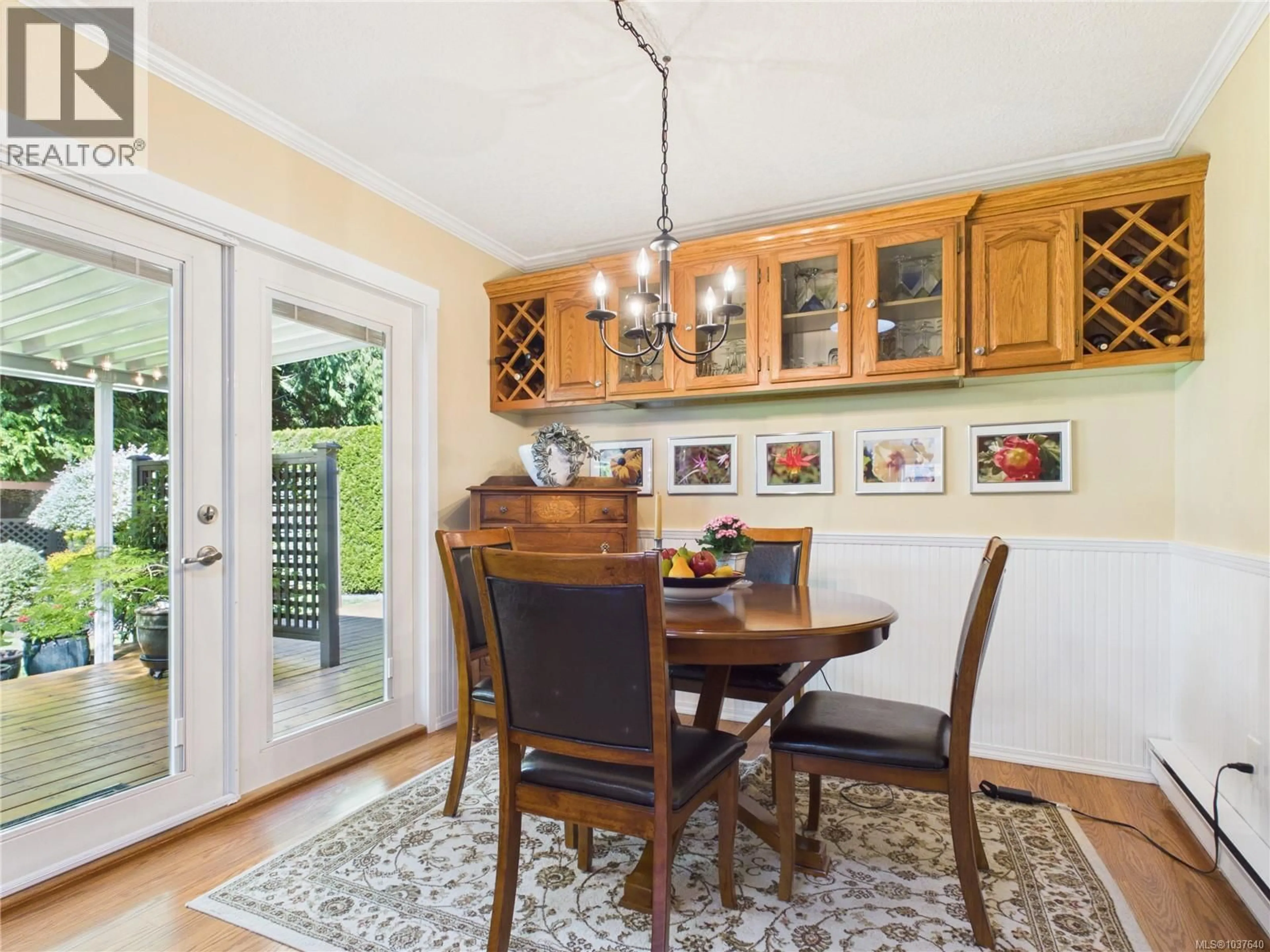 Dining room, wood/laminate floor for 1179 CLUBHOUSE DRIVE, Qualicum Beach British Columbia V9K1C4