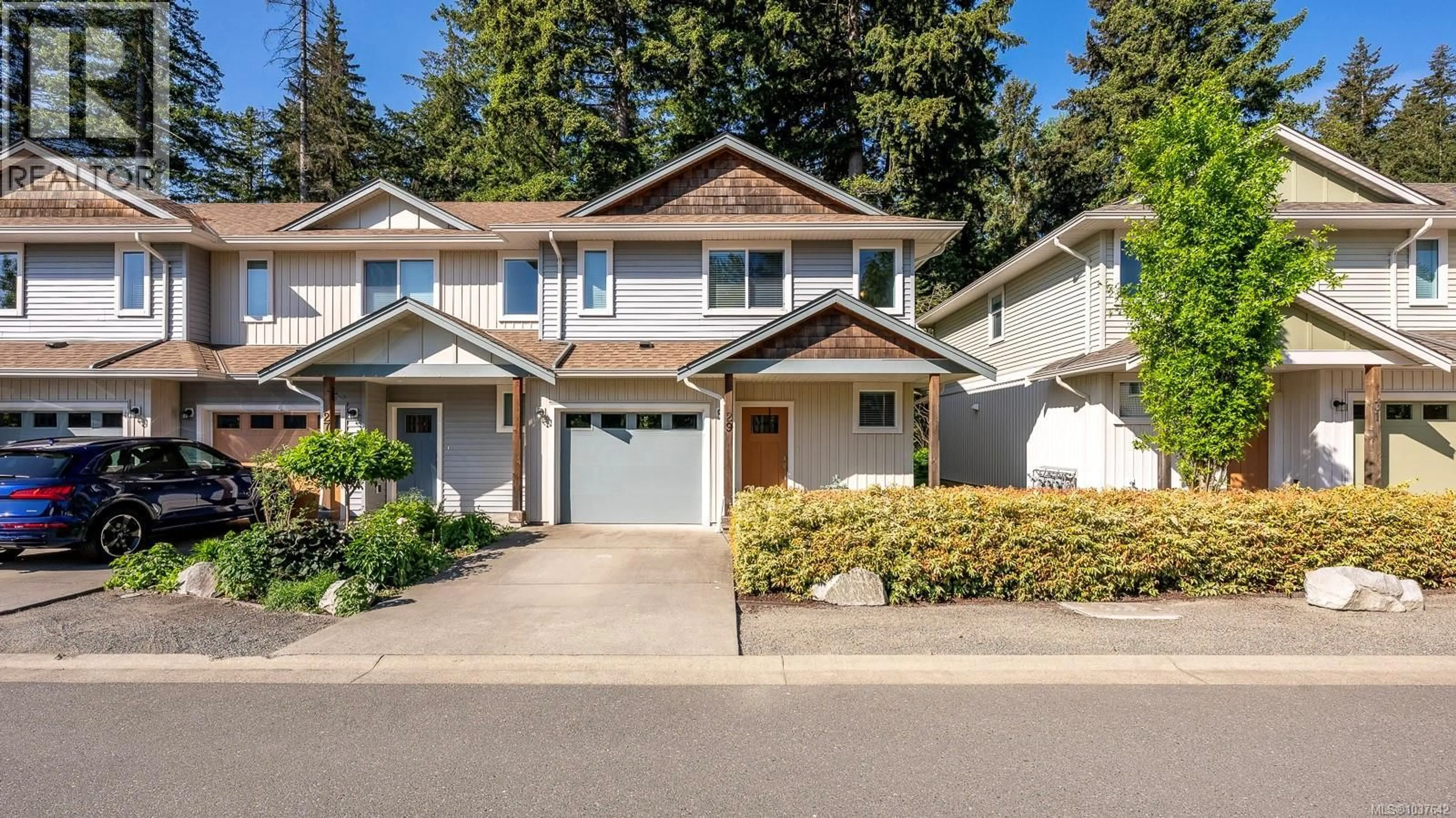 Home with vinyl exterior material, street for 29 - 2109 13TH STREET, Courtenay British Columbia V9N0B1