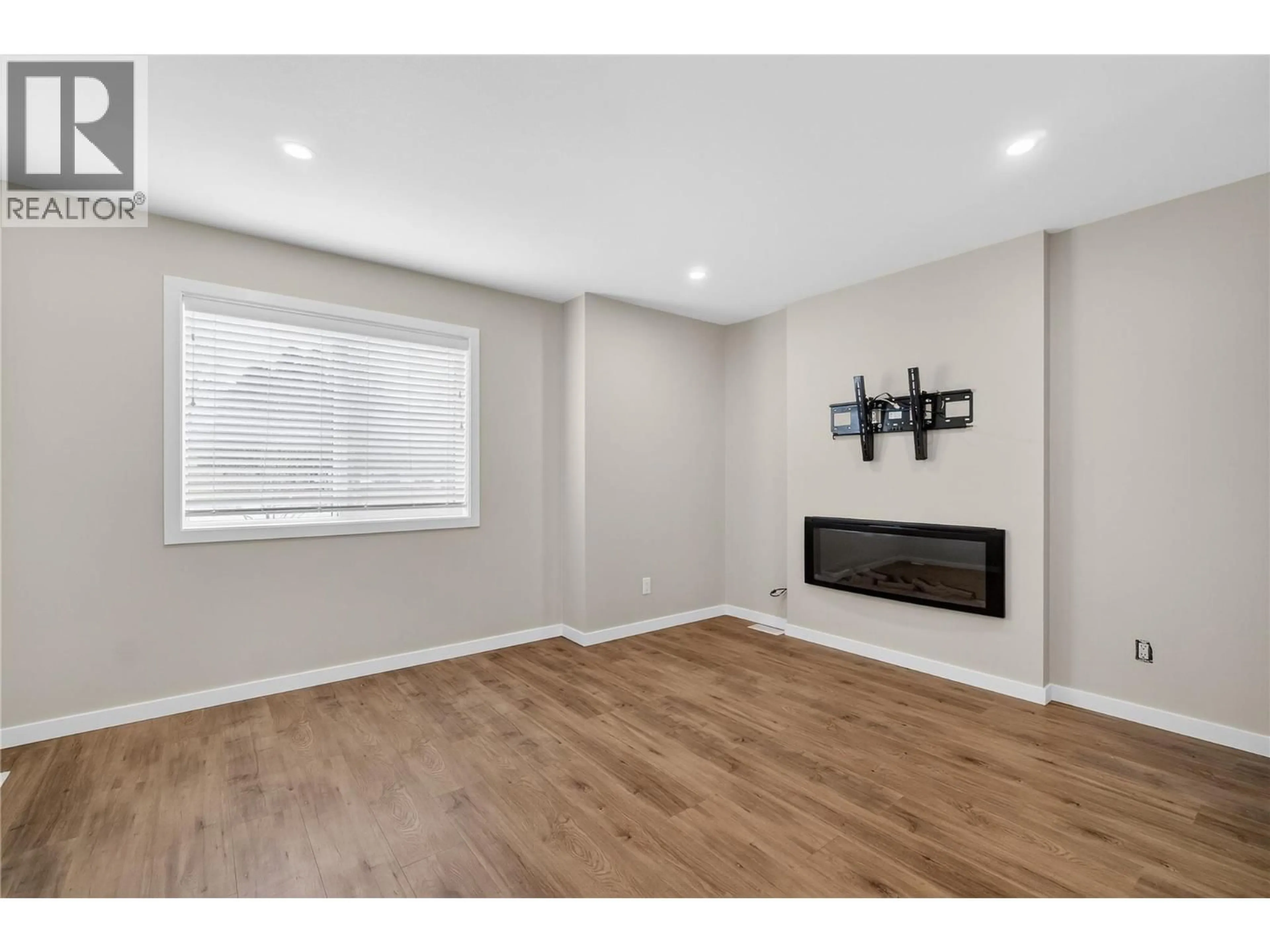 A pic of a room for 4 - 2081 11 AVENUE NORTHEAST, Salmon Arm British Columbia V1E0G1