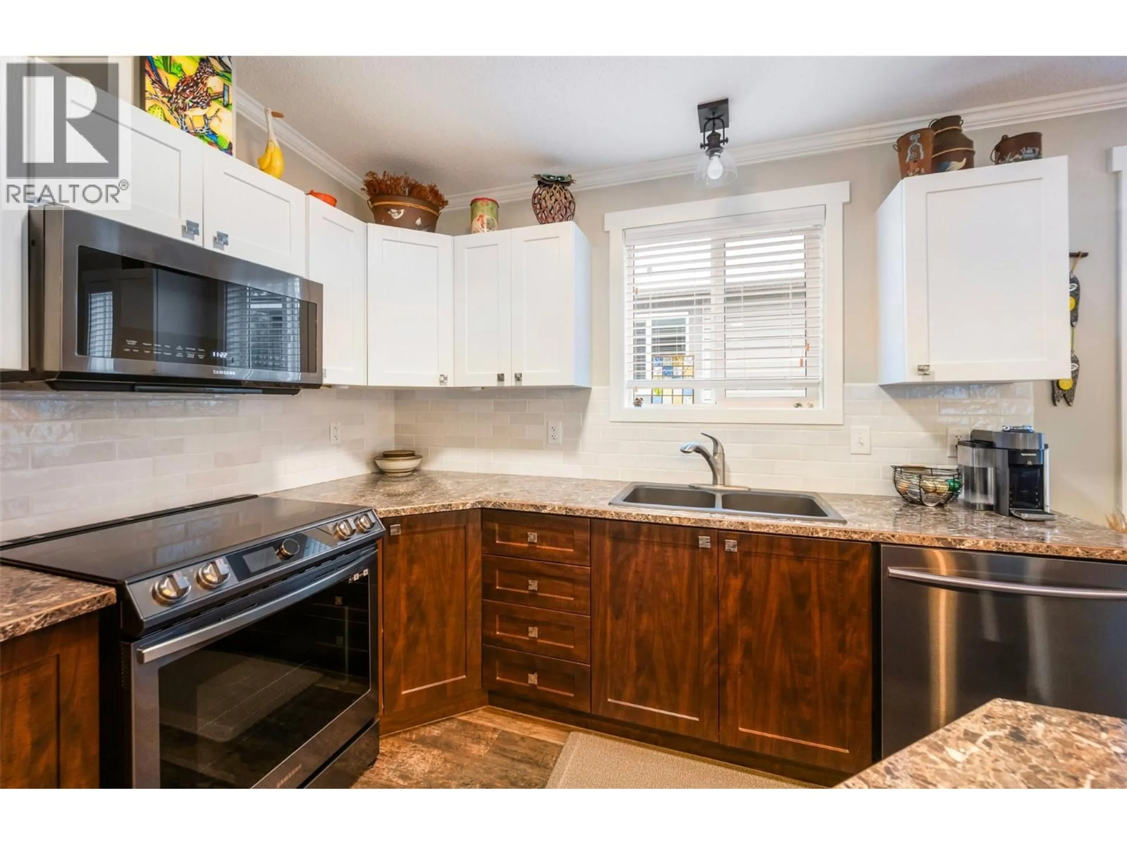 Standard kitchen, unknown for 82 - 8598 97 HIGHWAY, Oliver British Columbia V0H1T2