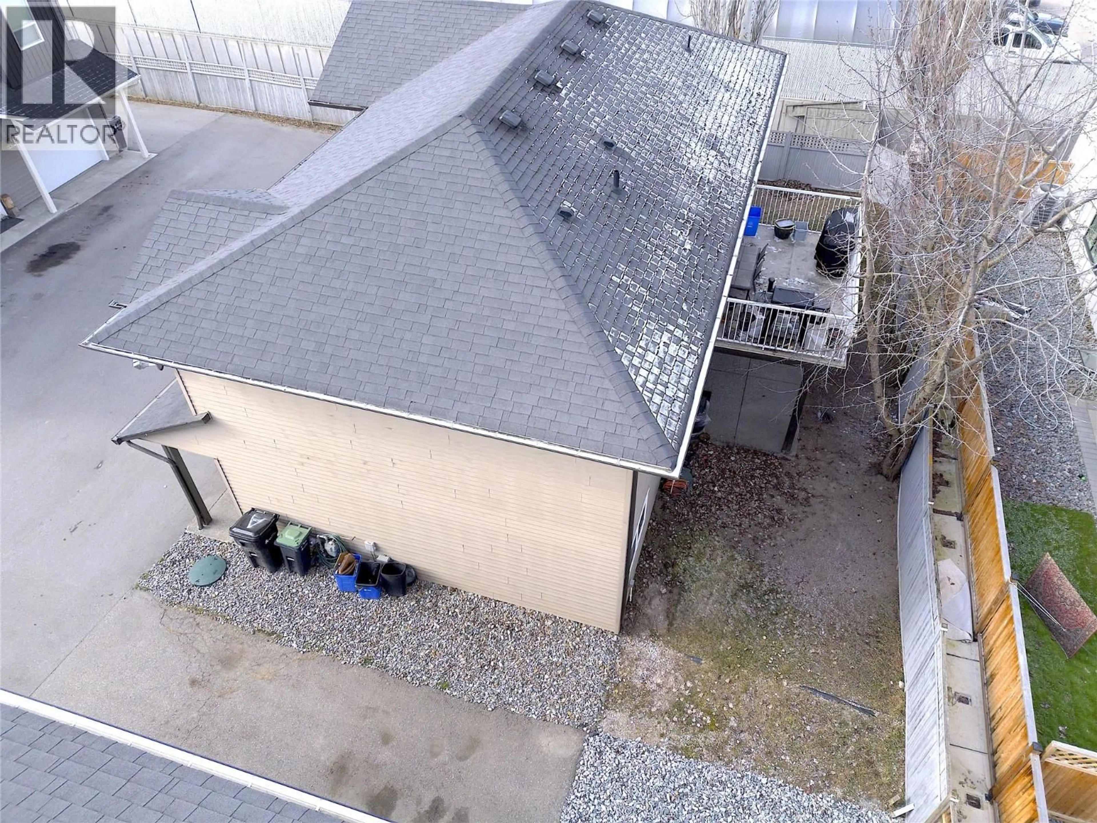 A pic from outside/outdoor area/front of a property/back of a property/a pic from drone, building for 4406A 25 STREET, Vernon British Columbia V1T4S6