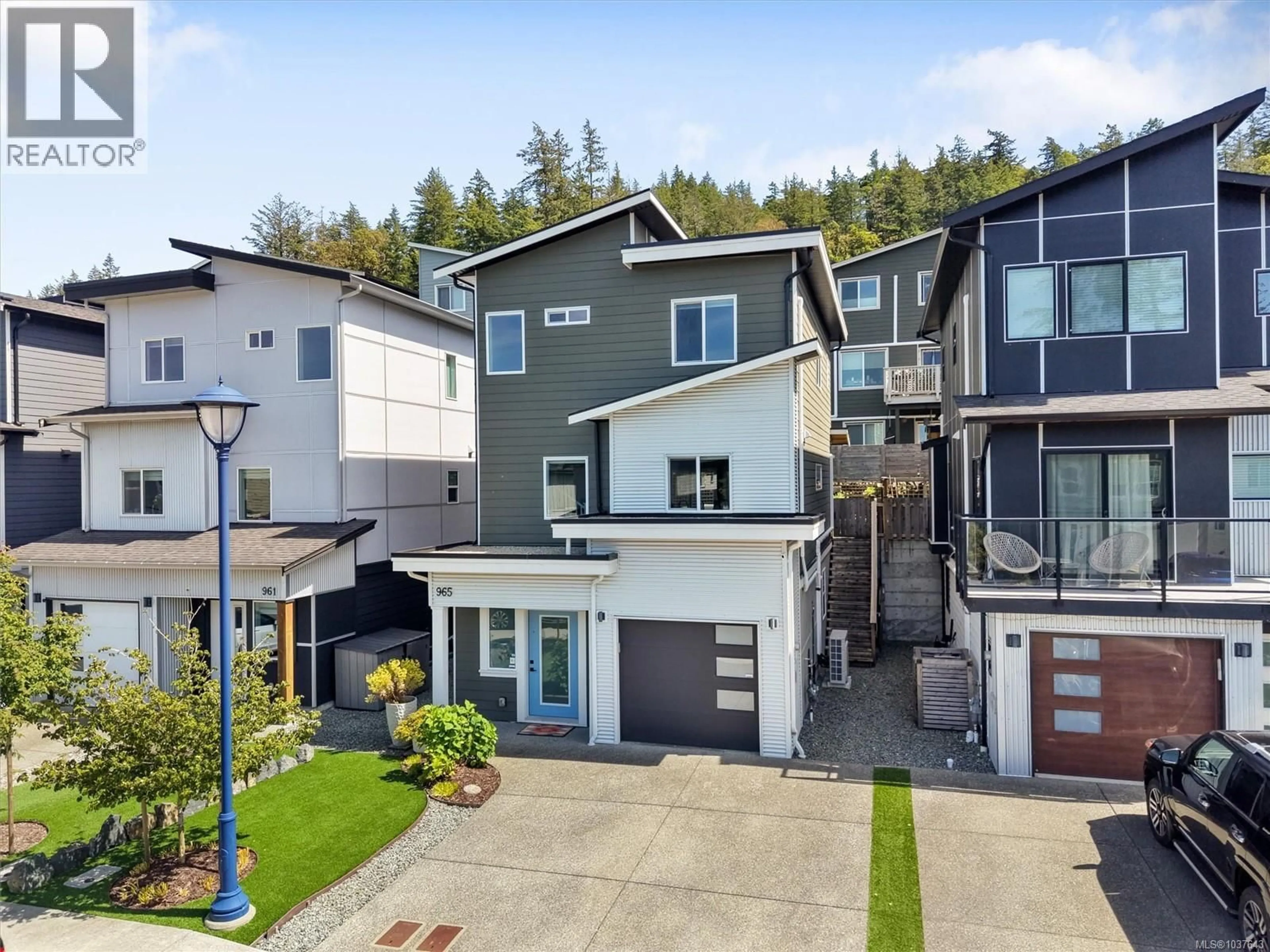 A pic from outside/outdoor area/front of a property/back of a property/a pic from drone, street for 965 PEACE KEEPING CRESCENT, Langford British Columbia V9C0N6