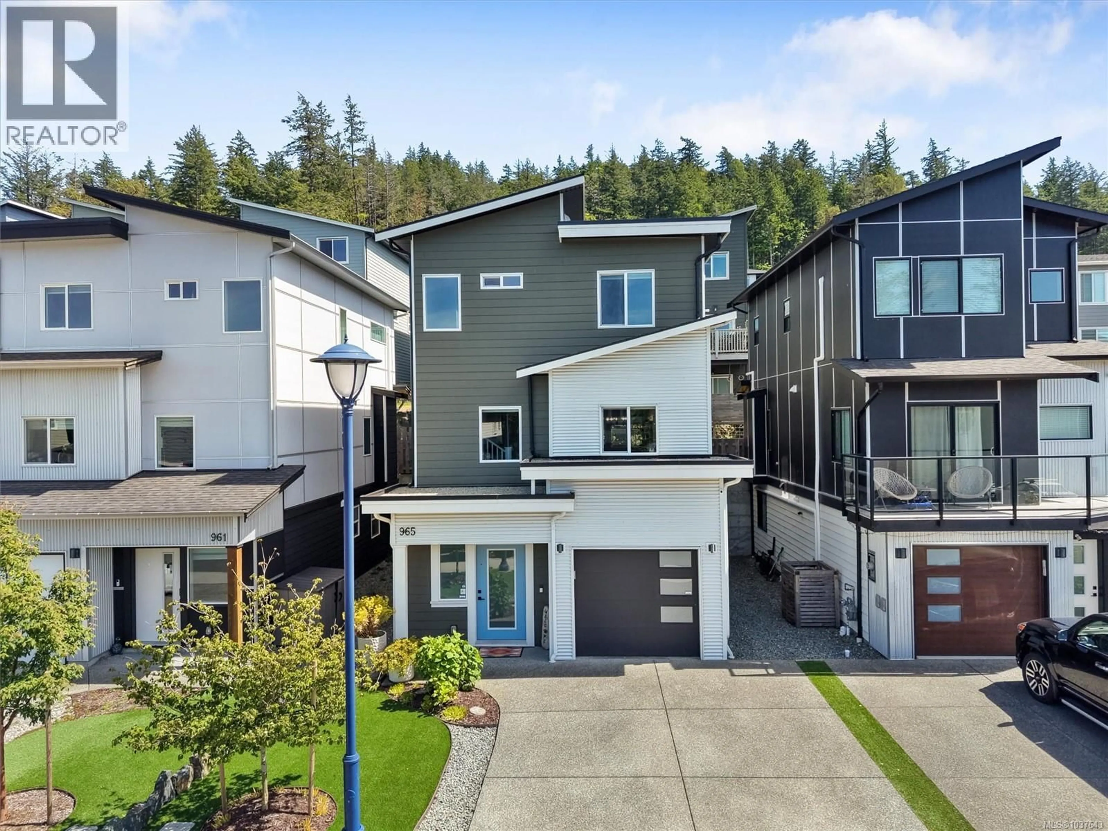 A pic from outside/outdoor area/front of a property/back of a property/a pic from drone, street for 965 PEACE KEEPING CRESCENT, Langford British Columbia V9C0N6