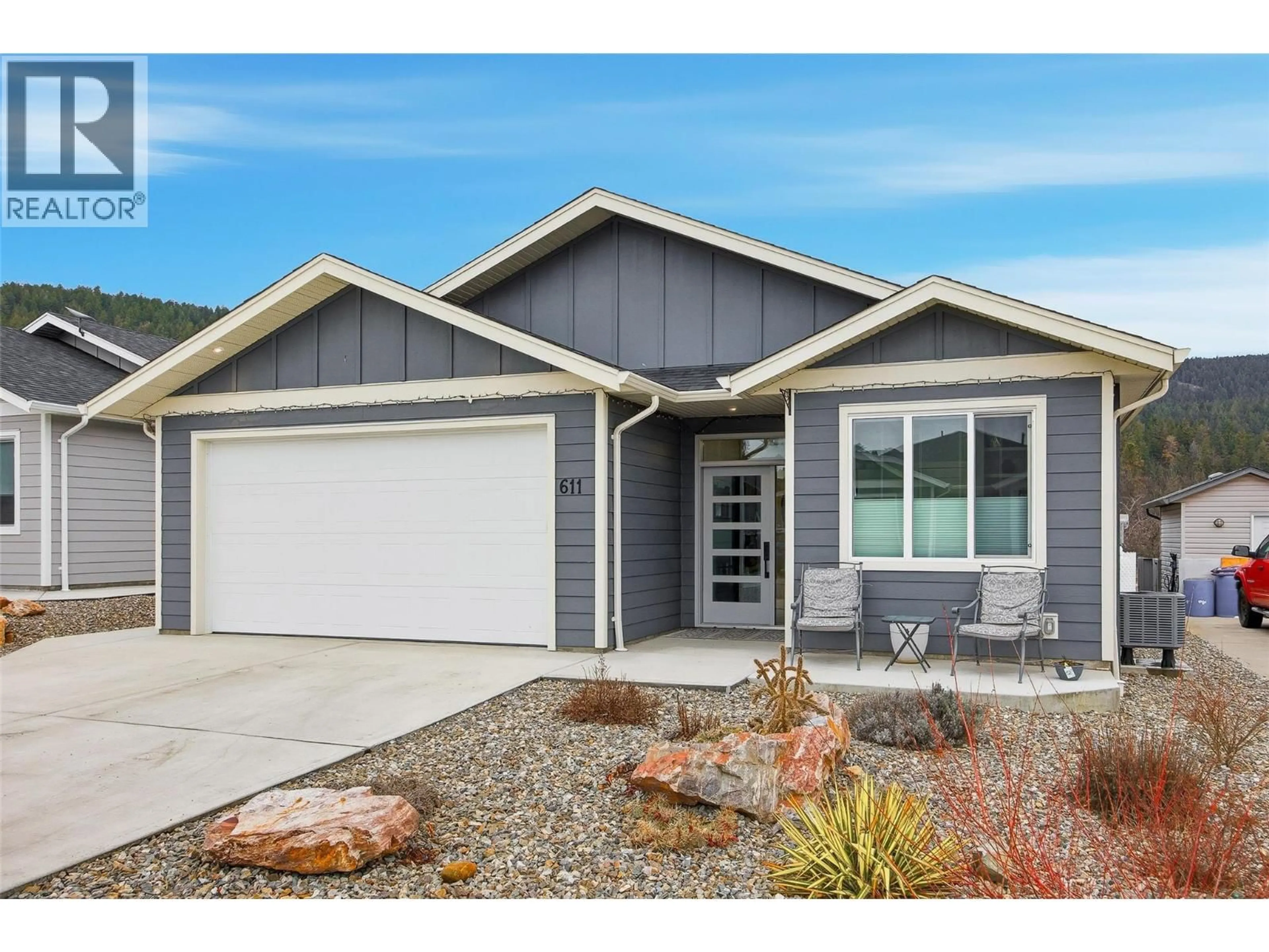 Home with vinyl exterior material, street for 611 NIGHTHAWK AVENUE, Vernon British Columbia V1H2A1