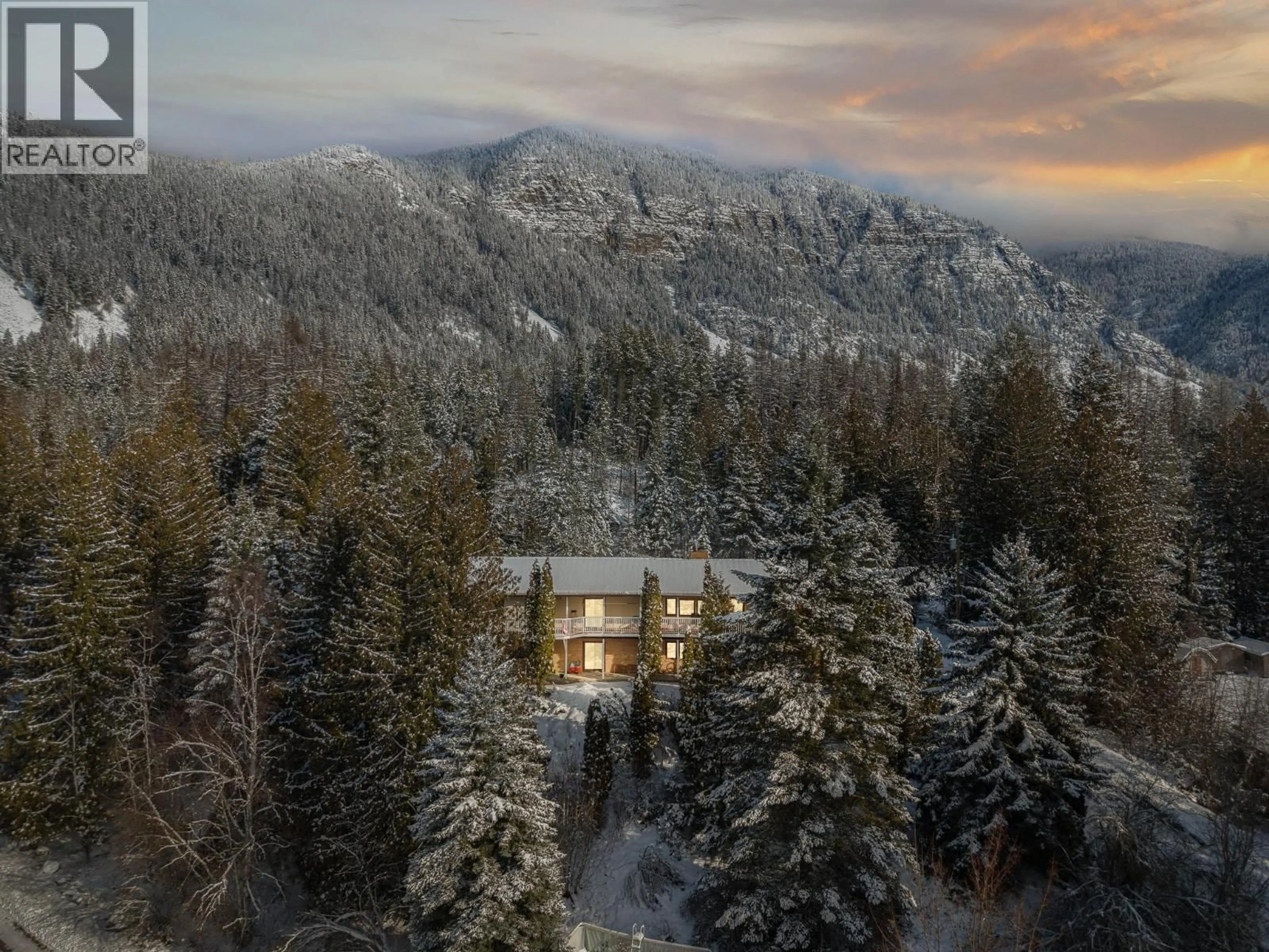 A pic from outside/outdoor area/front of a property/back of a property/a pic from drone, mountain view for 5110 VANCE ROAD, Creston British Columbia V0B1C1