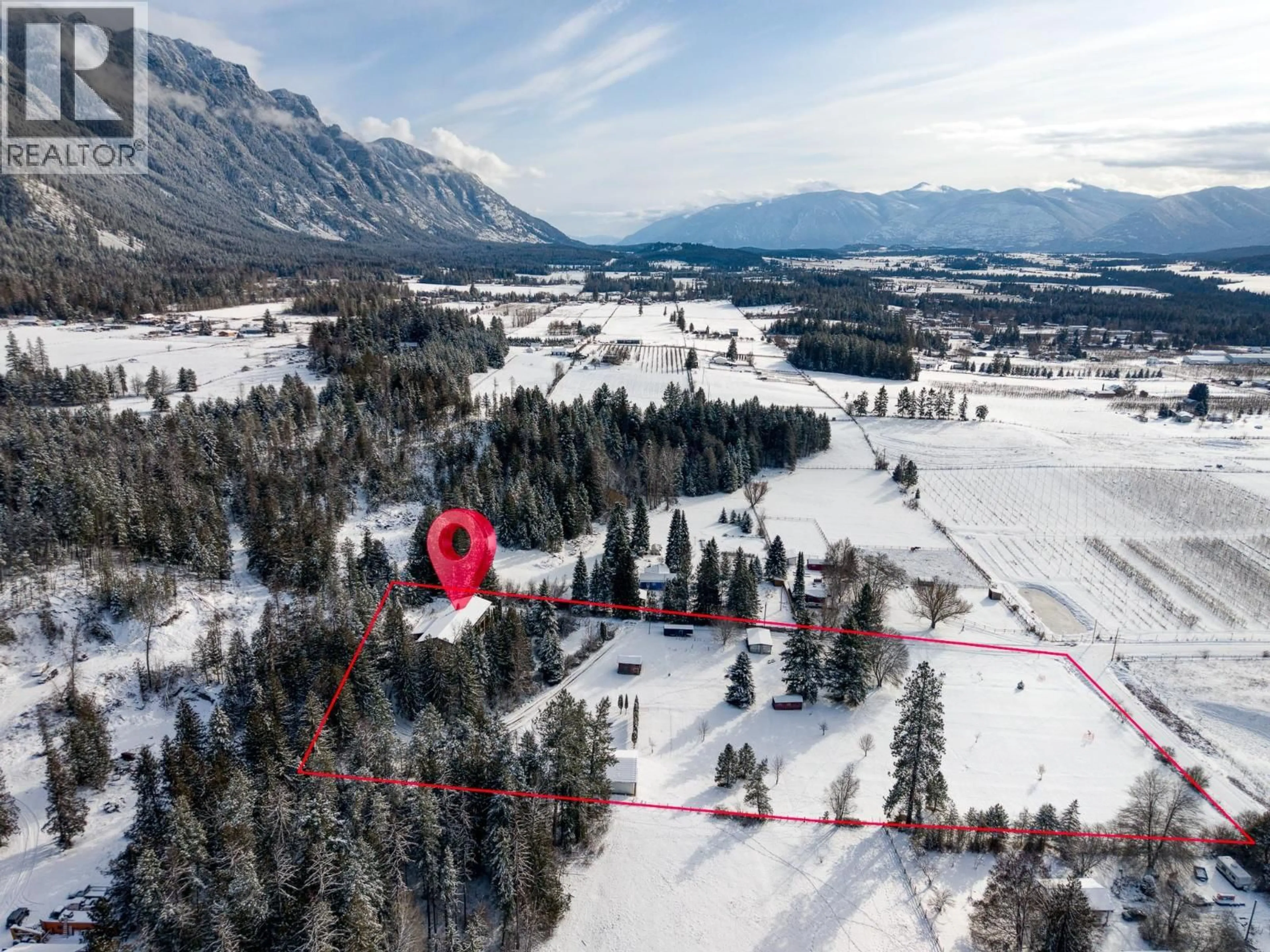 A pic from outside/outdoor area/front of a property/back of a property/a pic from drone, mountain view for 5110 VANCE ROAD, Creston British Columbia V0B1C1