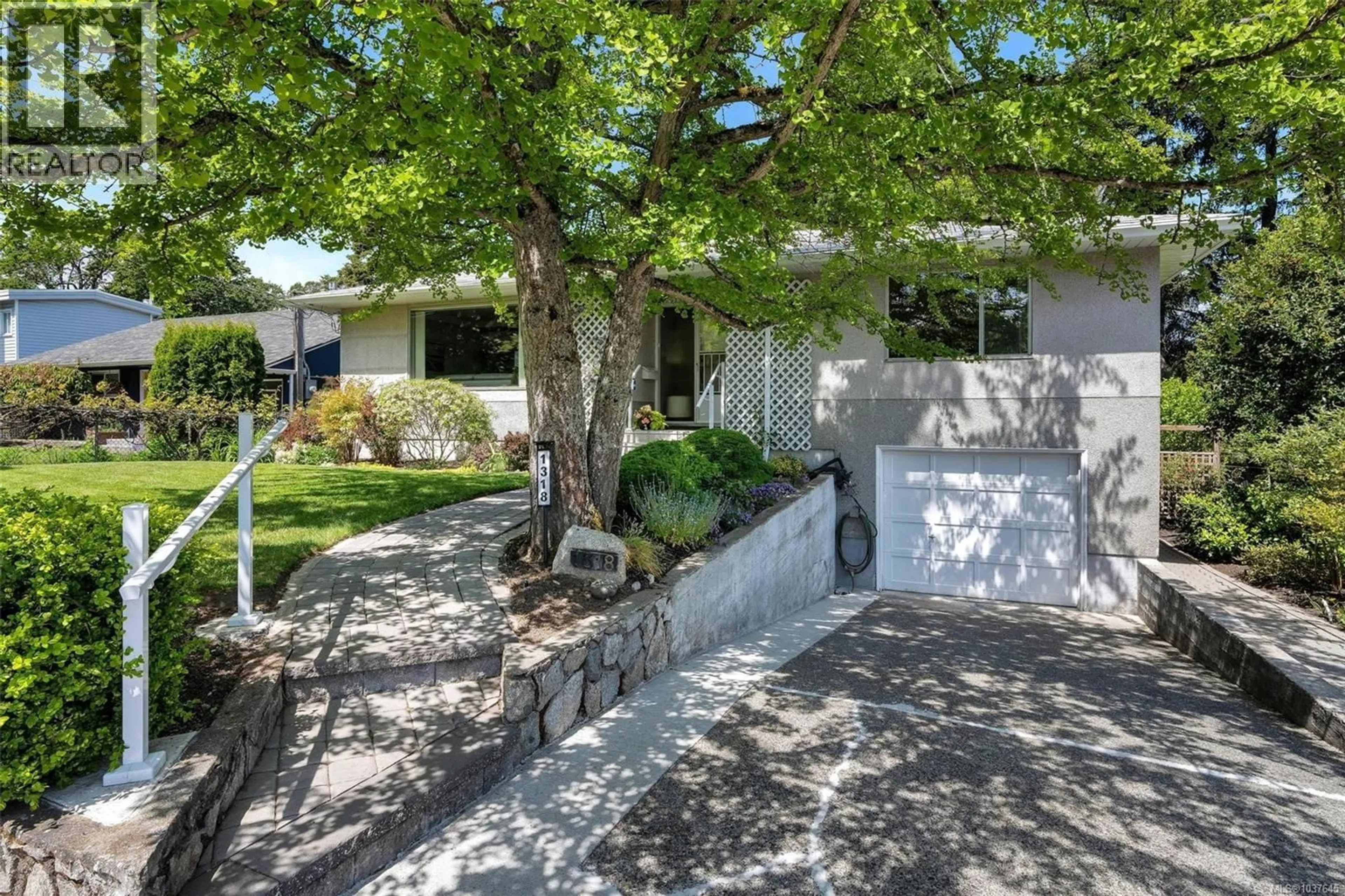 Unknown for 1318 MOORGREEN PLACE, Saanich British Columbia V8P2R9