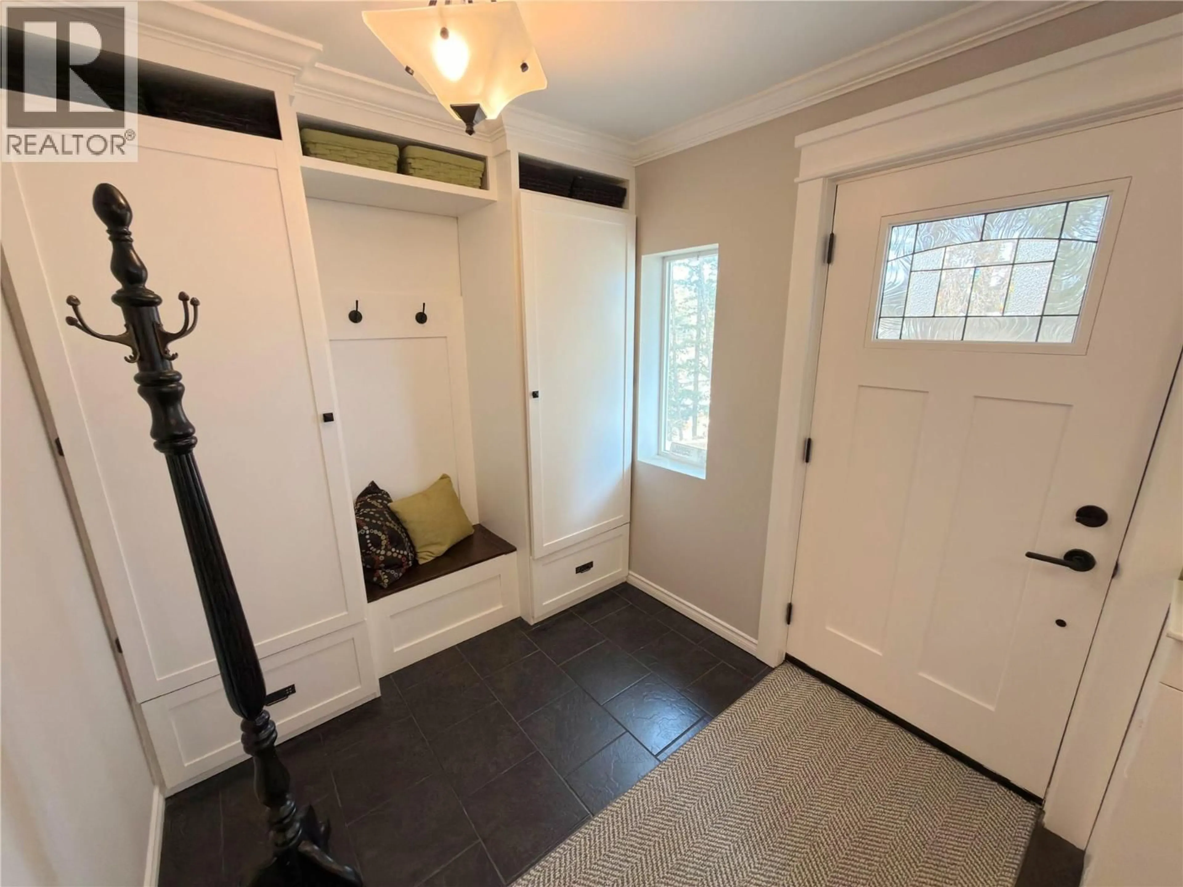 Indoor entryway for 240 WARREN STREET, Princeton British Columbia V0X1W0