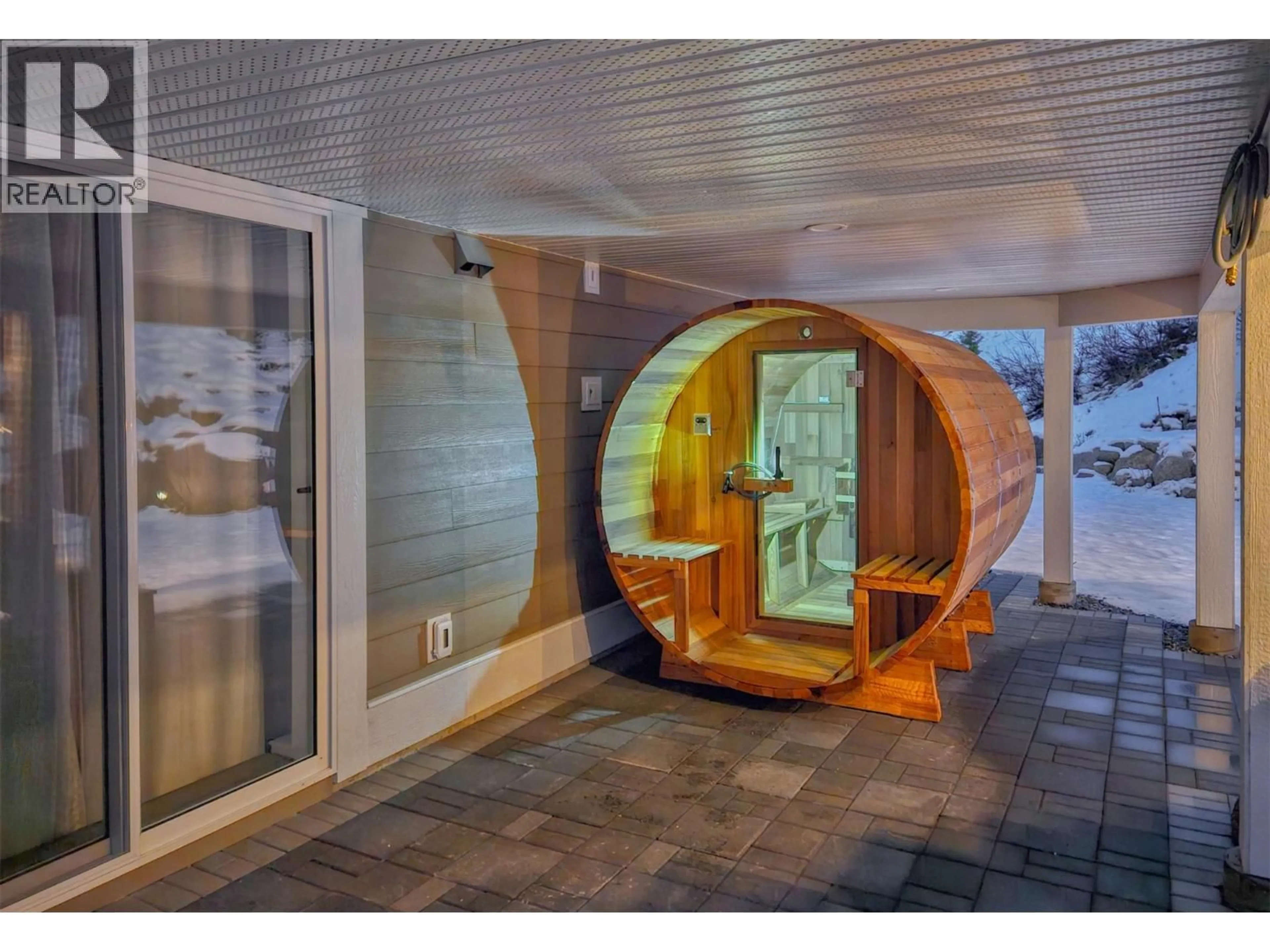 Indoor entryway for 302 - 6742 MARBELLA LOOP, Kelowna British Columbia V1Z3R8