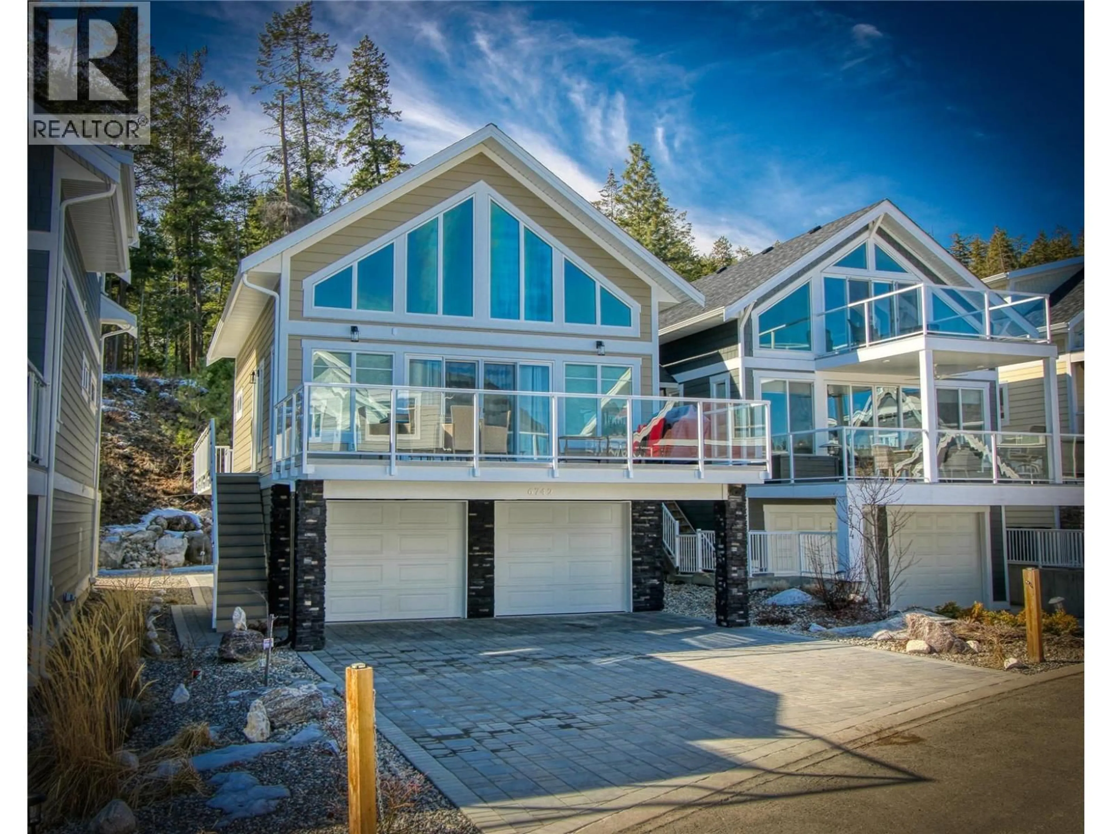 Home with vinyl exterior material, water/lake/river/ocean view for 302 - 6742 MARBELLA LOOP, Kelowna British Columbia V1Z3R8