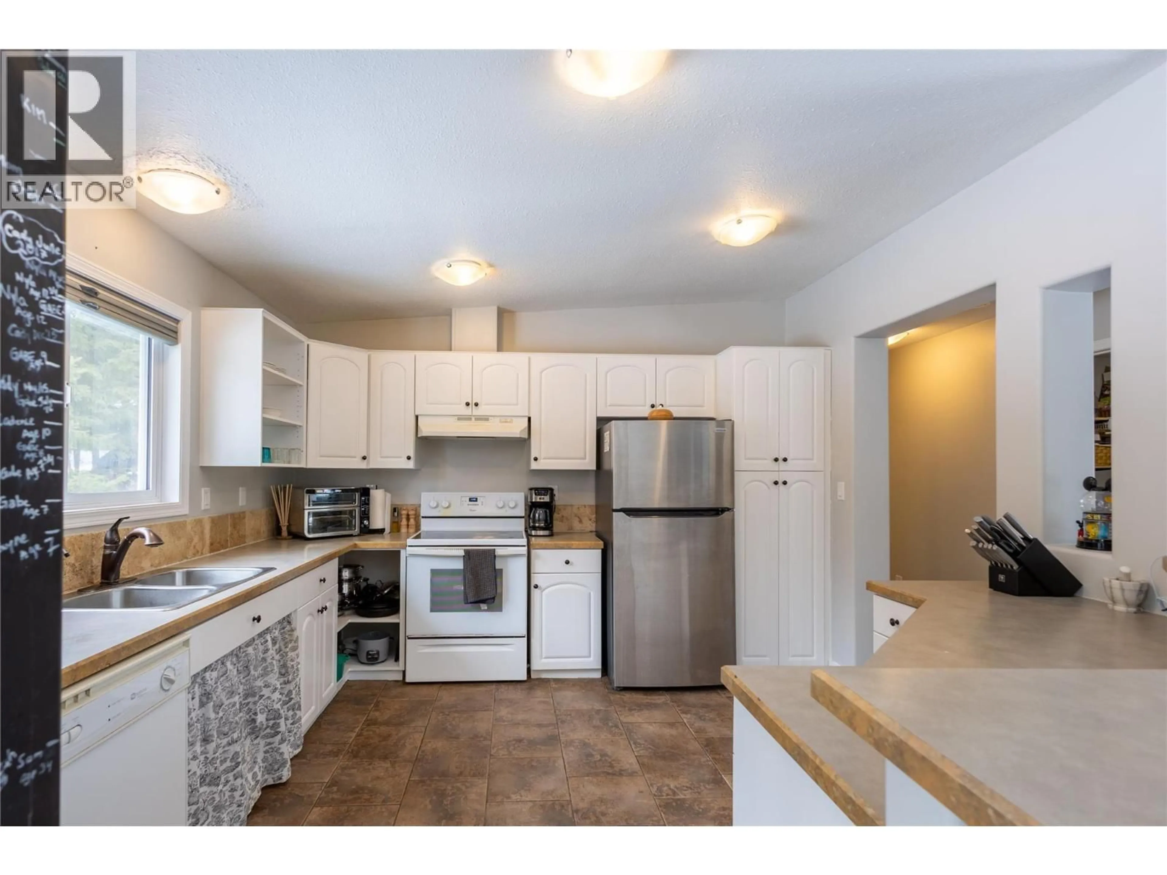 Standard kitchen, unknown for 700 HEYLAND ROAD, Balfour British Columbia V0G1C0