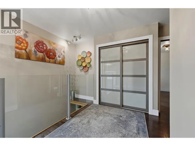 2193 PARK AVENUE, Lumby 5