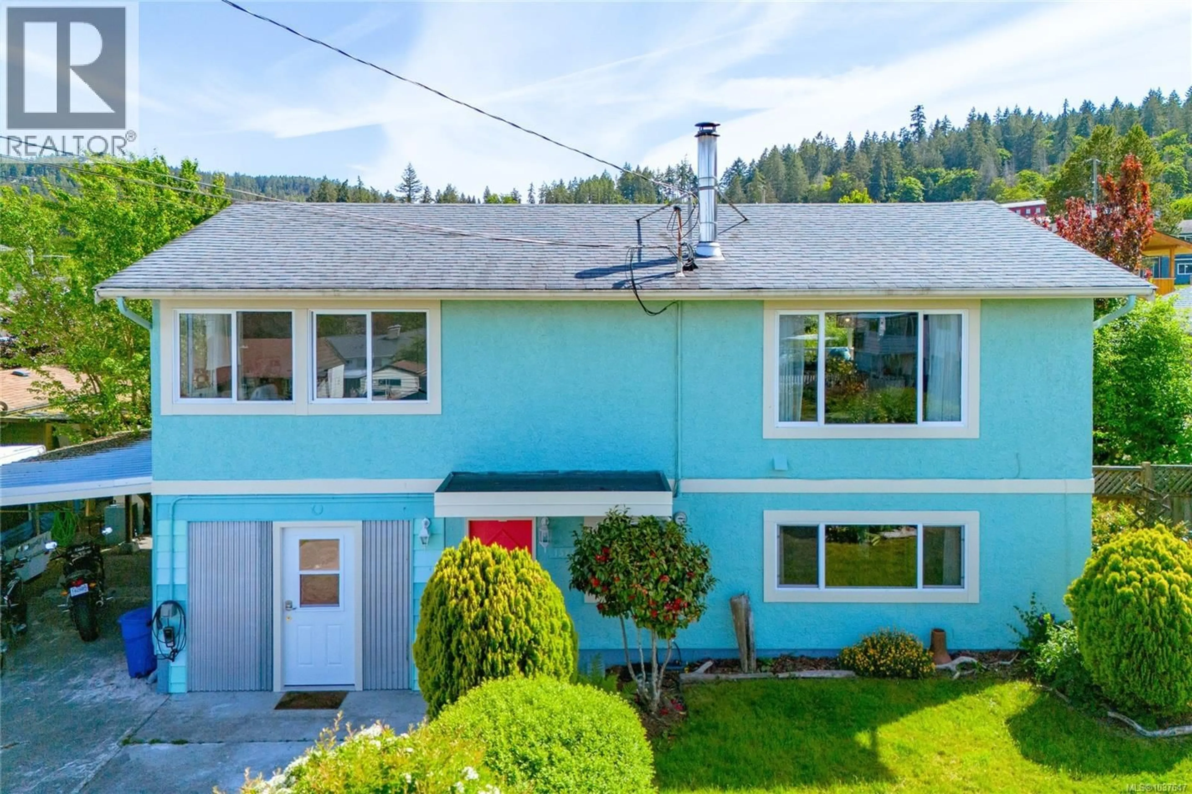 Home with vinyl exterior material, unknown for 1584 FREDA STREET, Crofton British Columbia V0R1R0