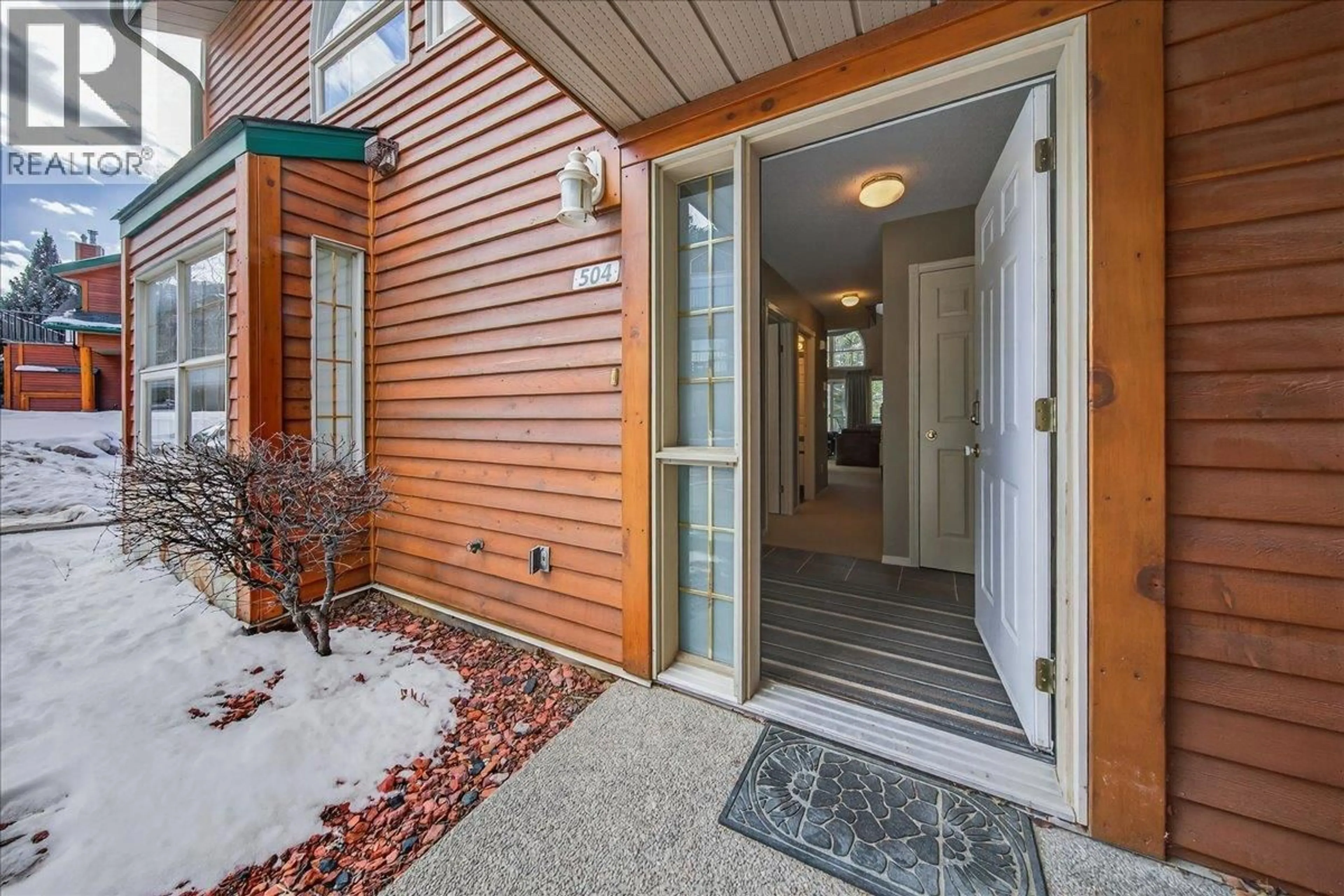 Indoor entryway for 504 - 5155 FAIRWAY DRIVE, Fairmont Hot Springs British Columbia V0B1L1